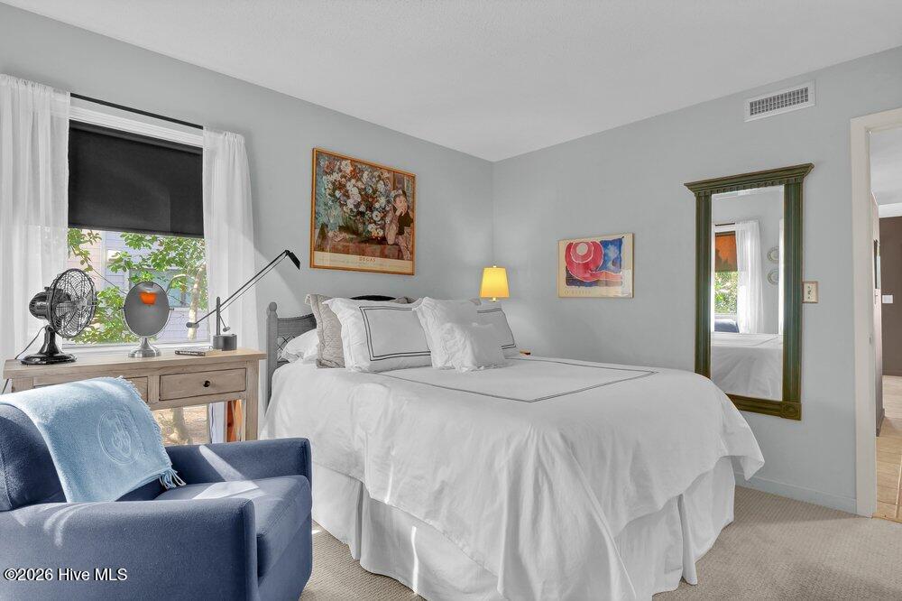 100562506 | Photo 16