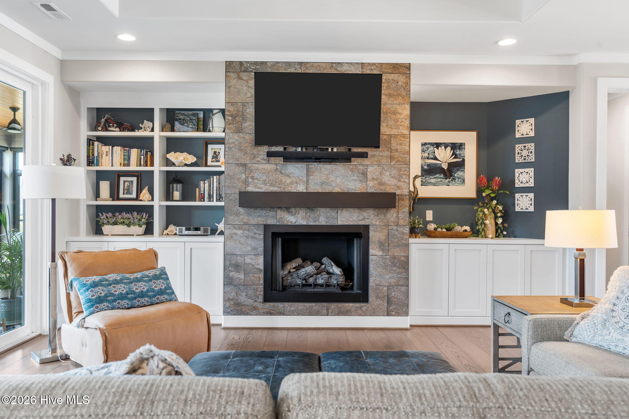 100568517 | Photo 12