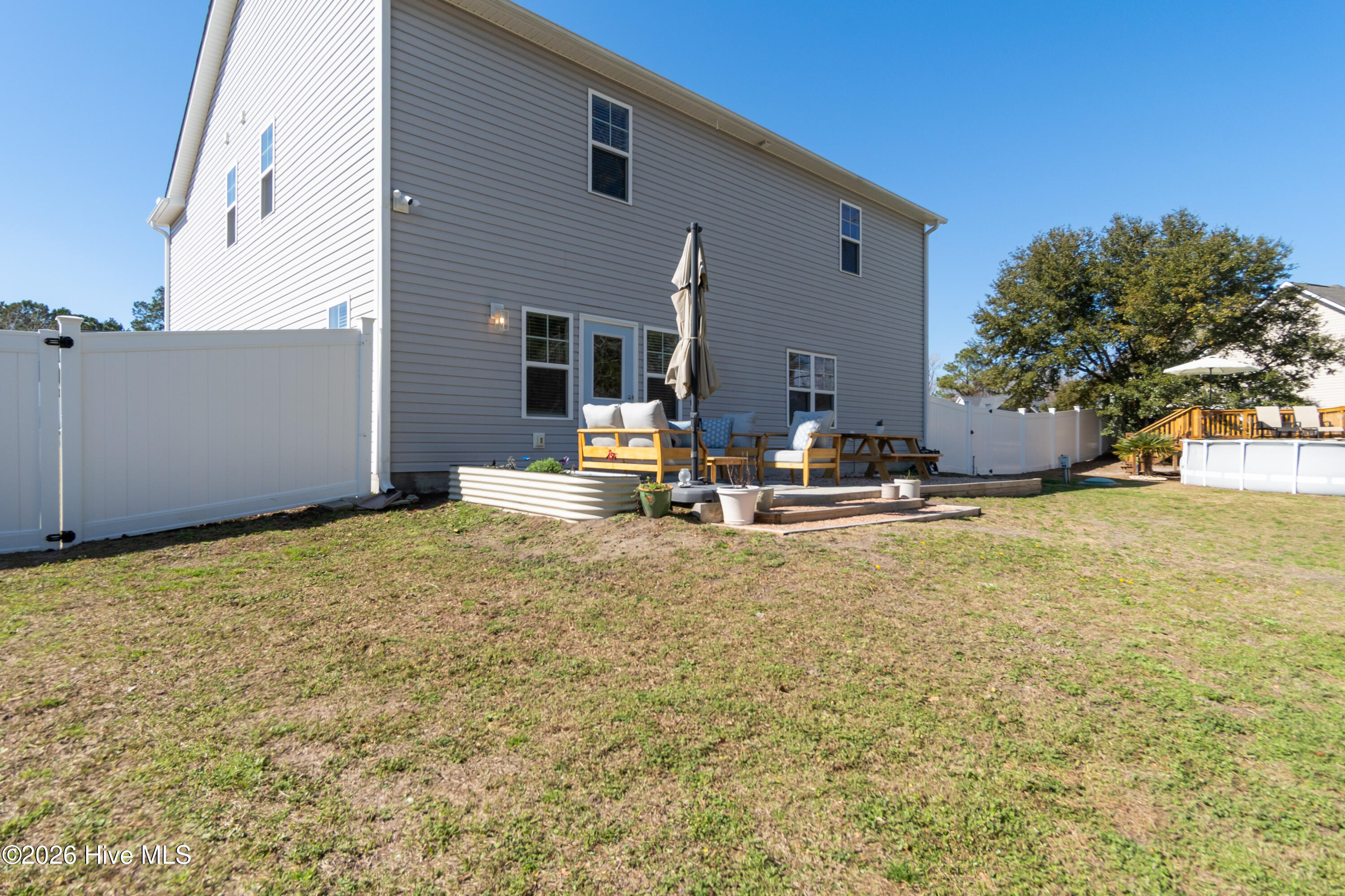 100558497 | Photo 49