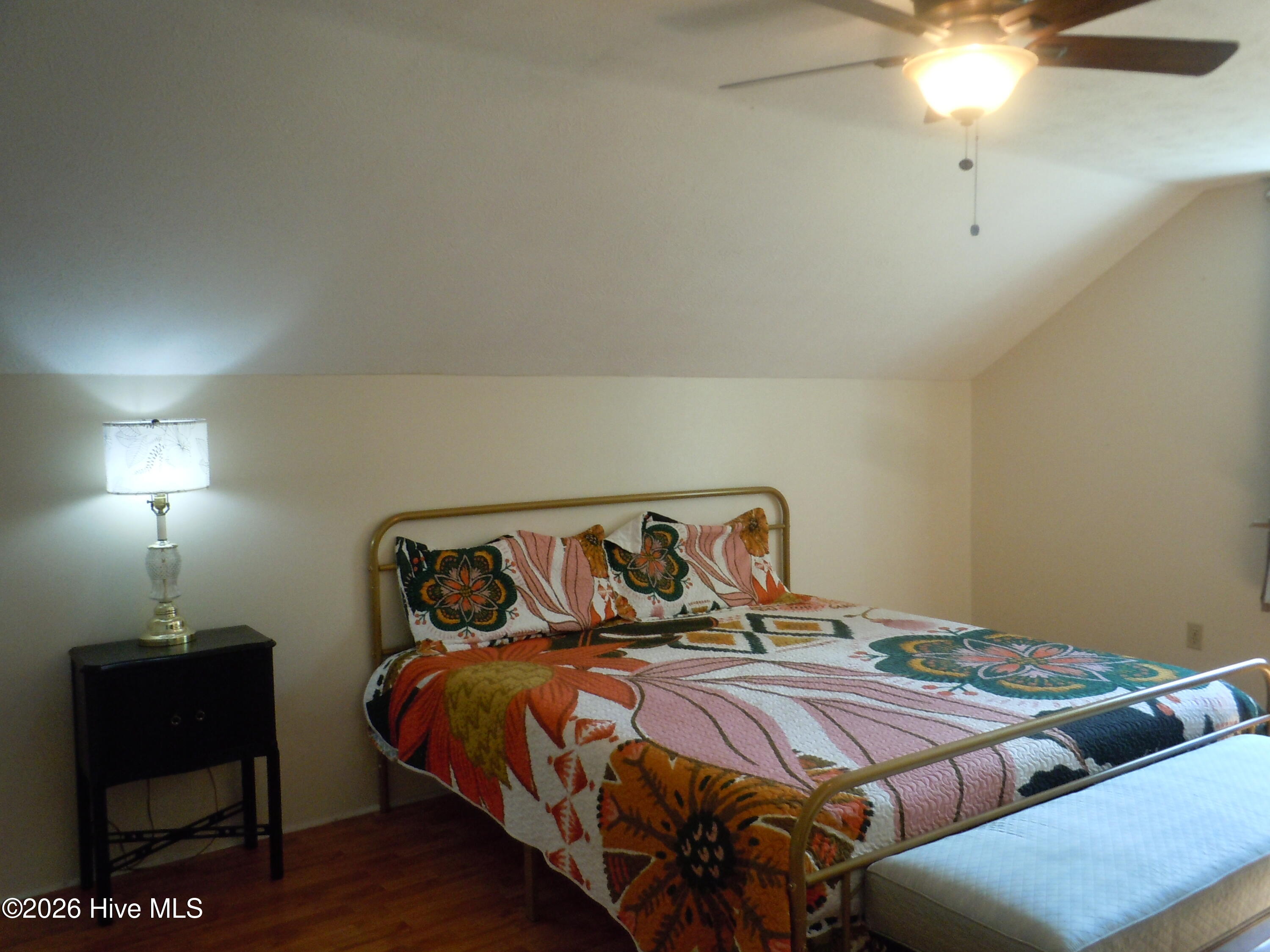 100565129 | Photo 48