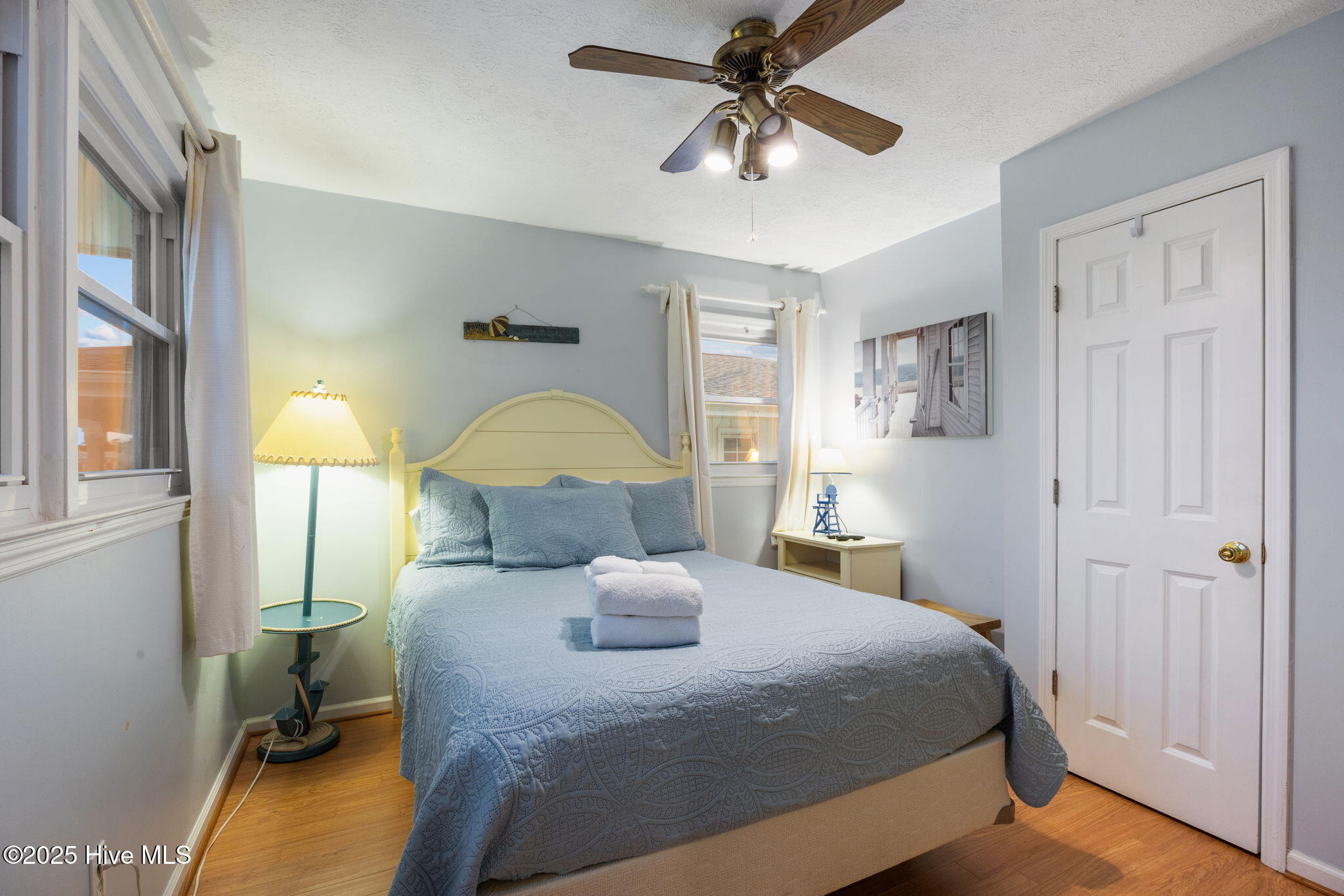 100567409 | Photo 44