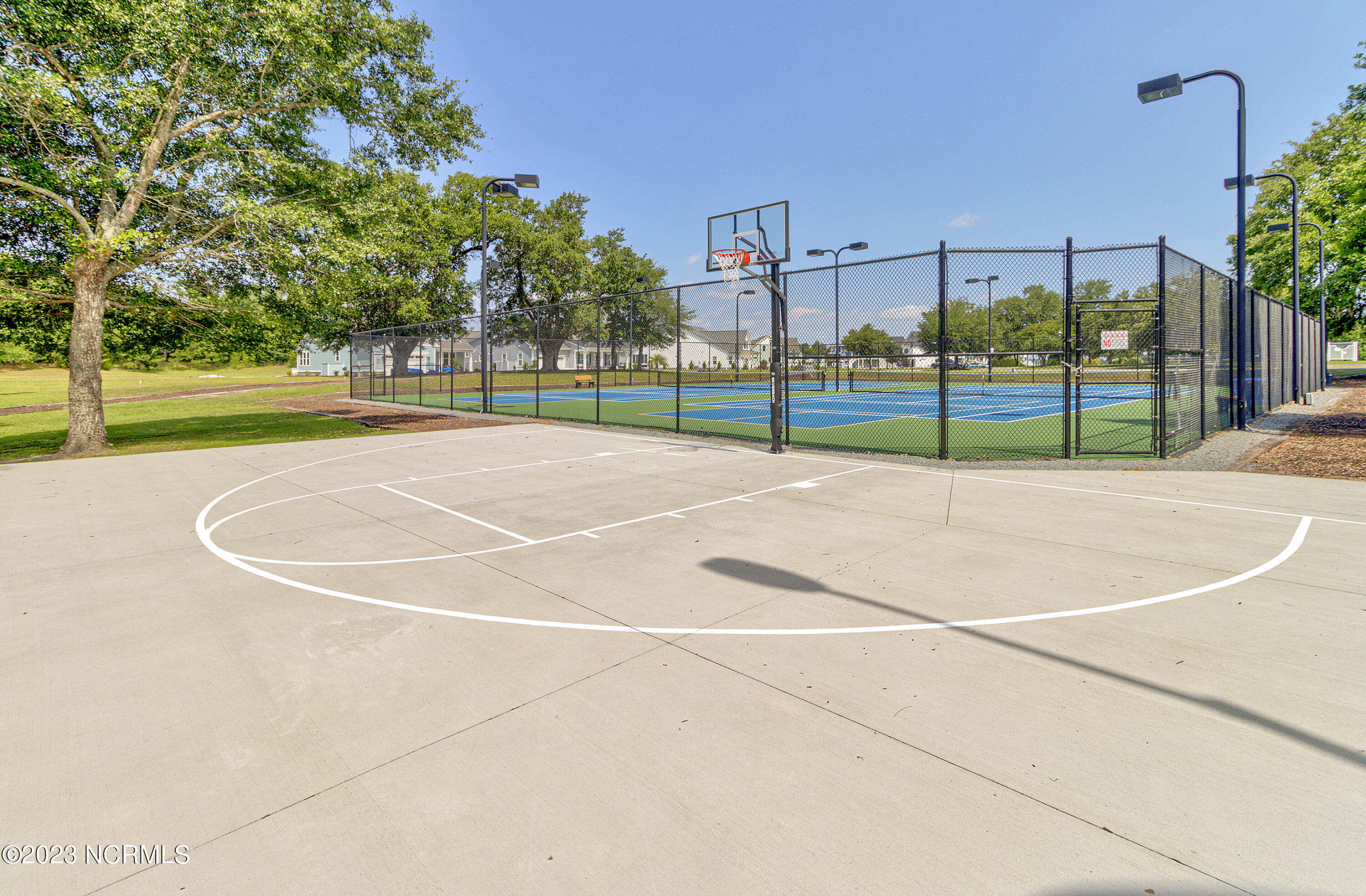 100391877 | Photo 38