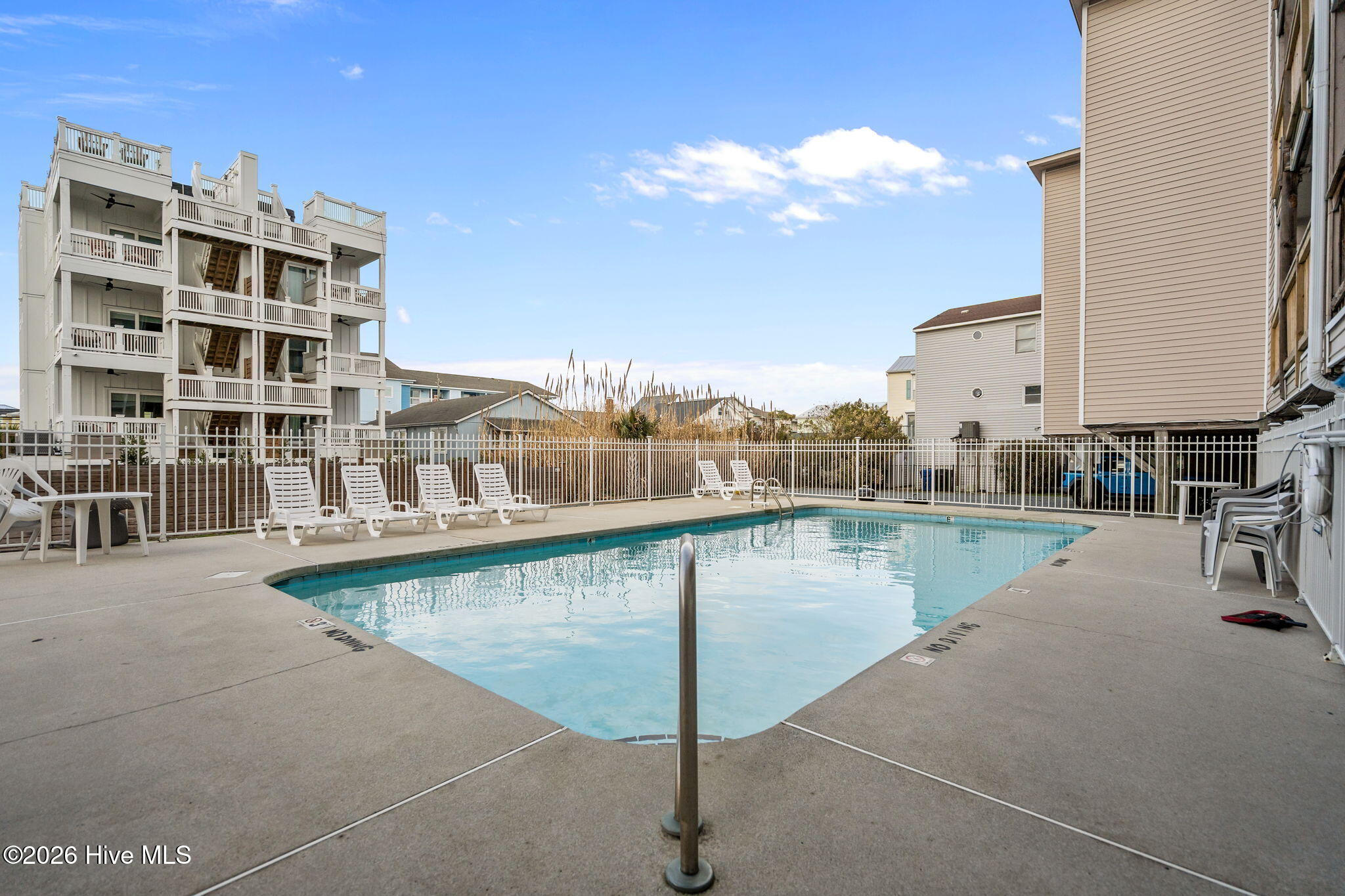 100547244 | Photo 14