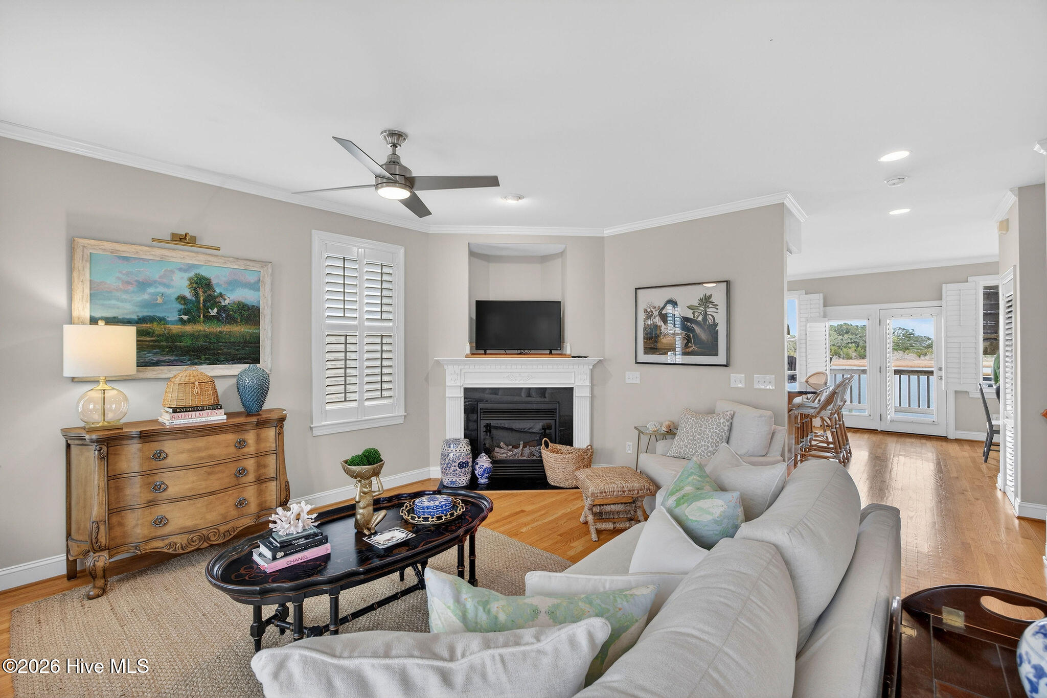 100558611 | Photo 22