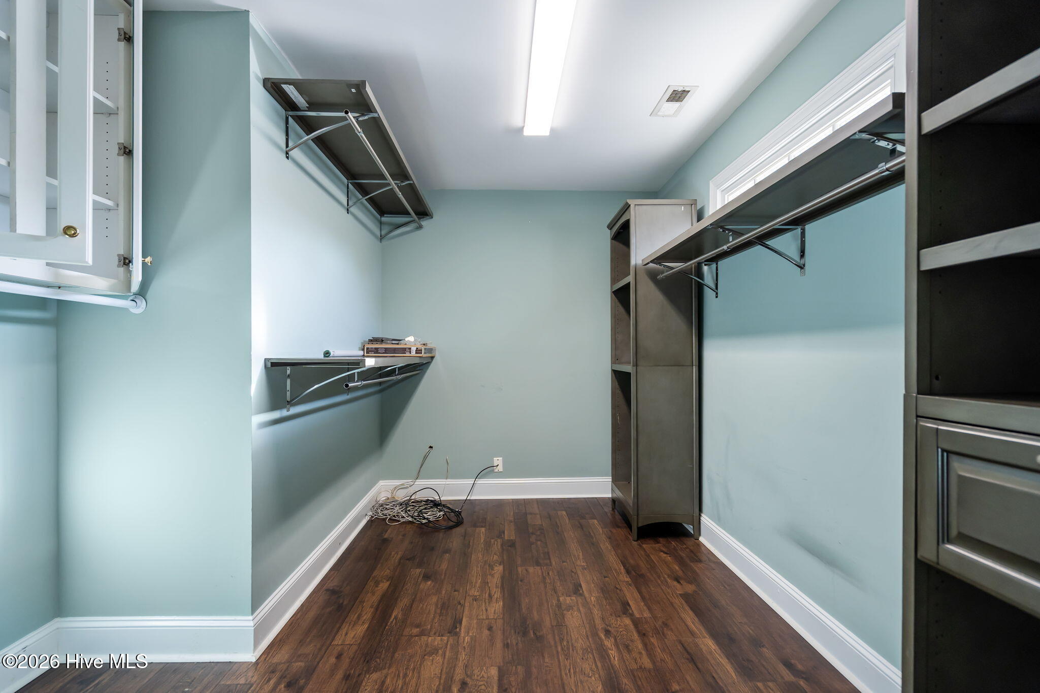 100565239 | Photo 34