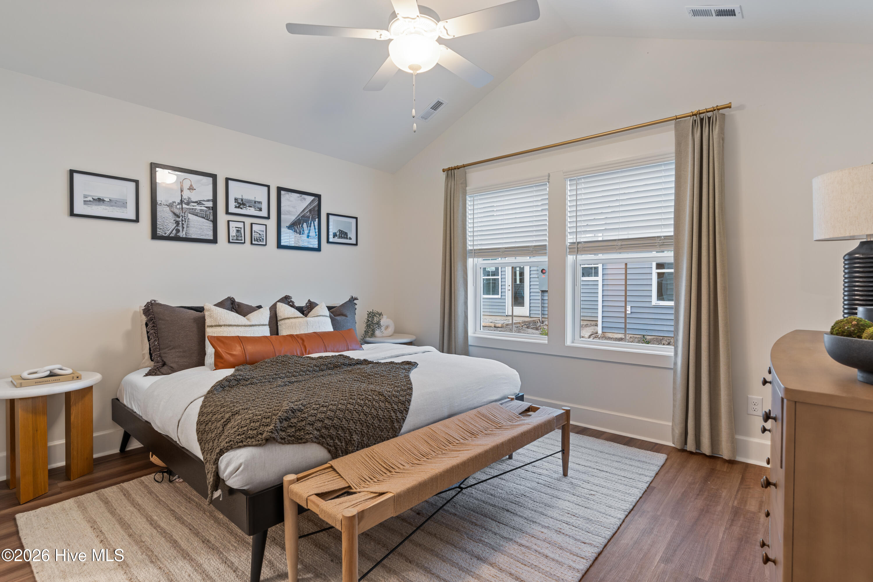 100551867 | Photo 18