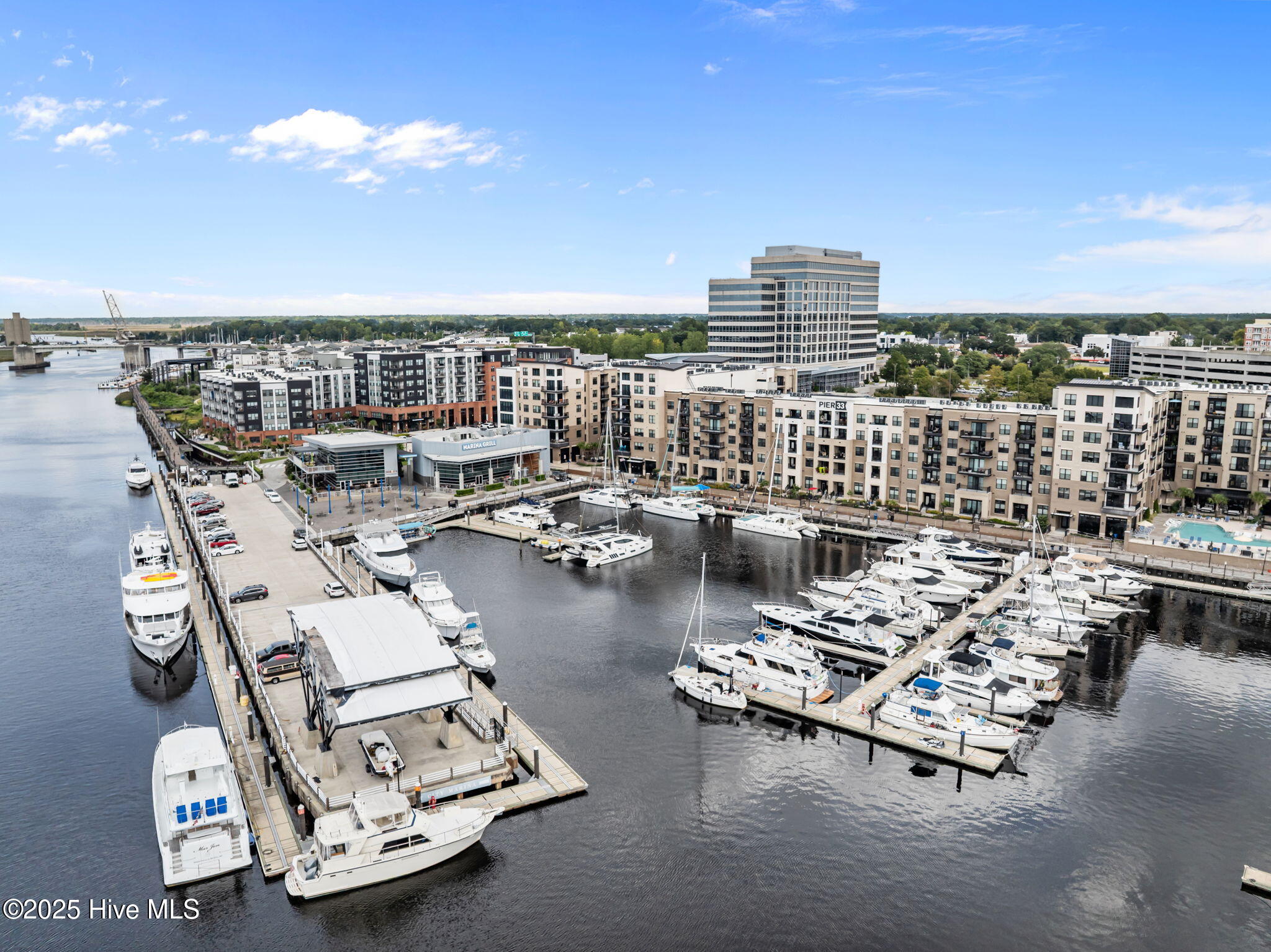 100528560 | Photo 28