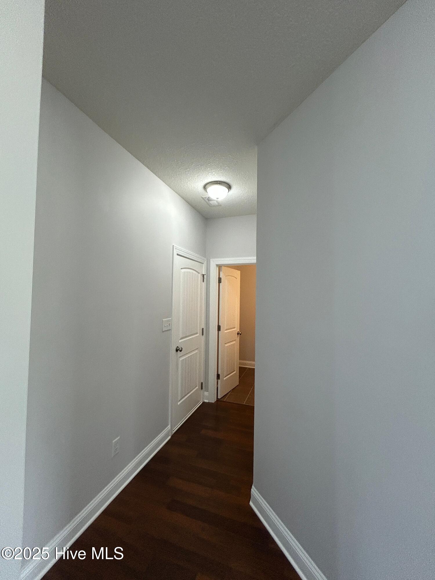 100528484 | Photo 17