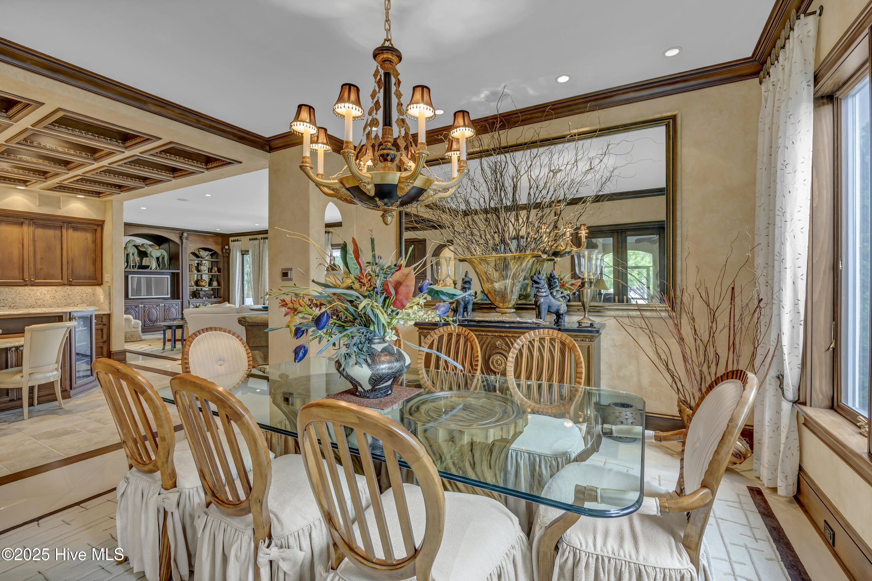 100530989 | Photo 20