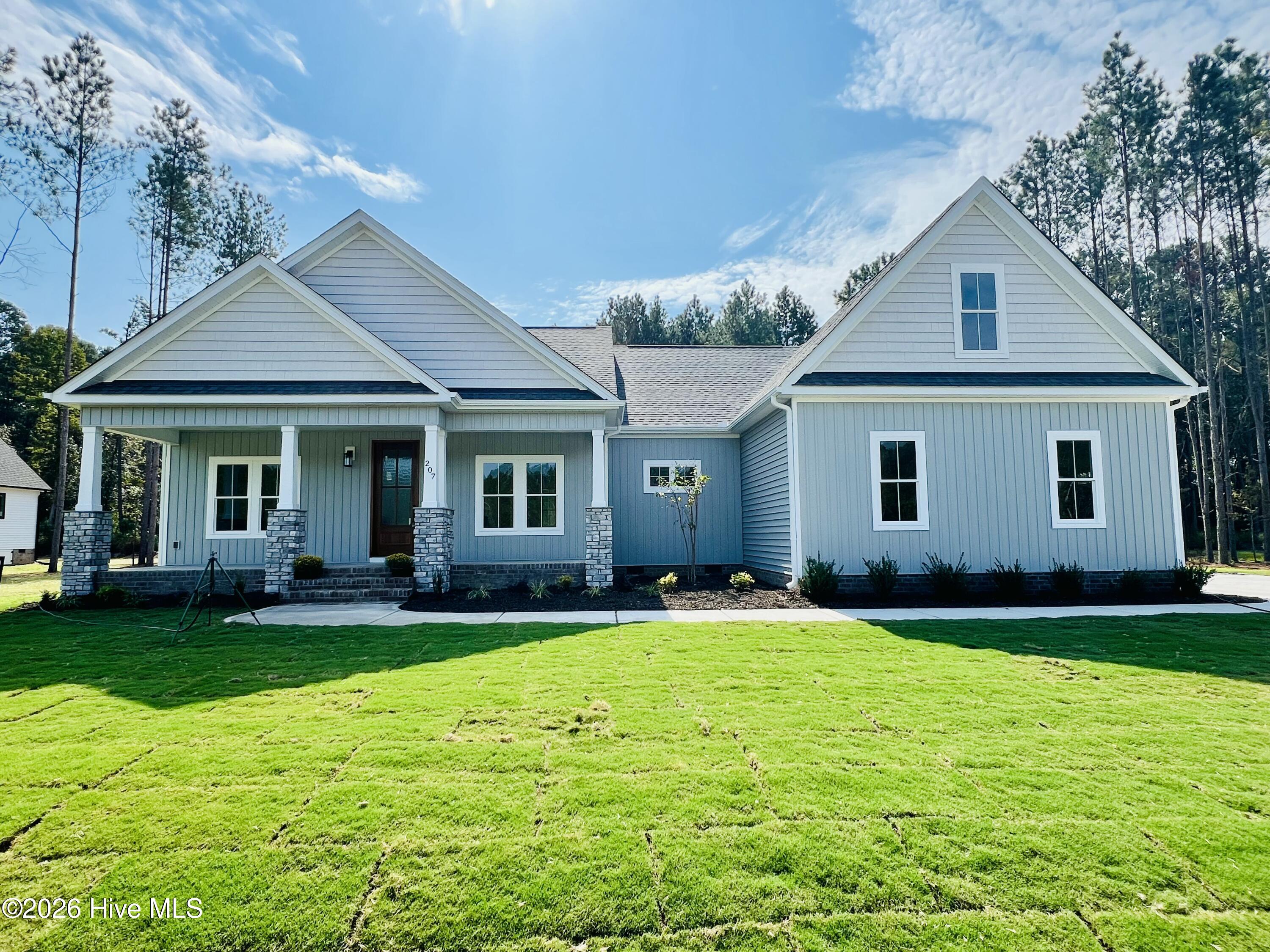 Photo 1 of Single family home for sale at 207 Hillstead Way, Smithfield, NC 27577 | MLS# 100580594 | Listing updated on 2026-09-20