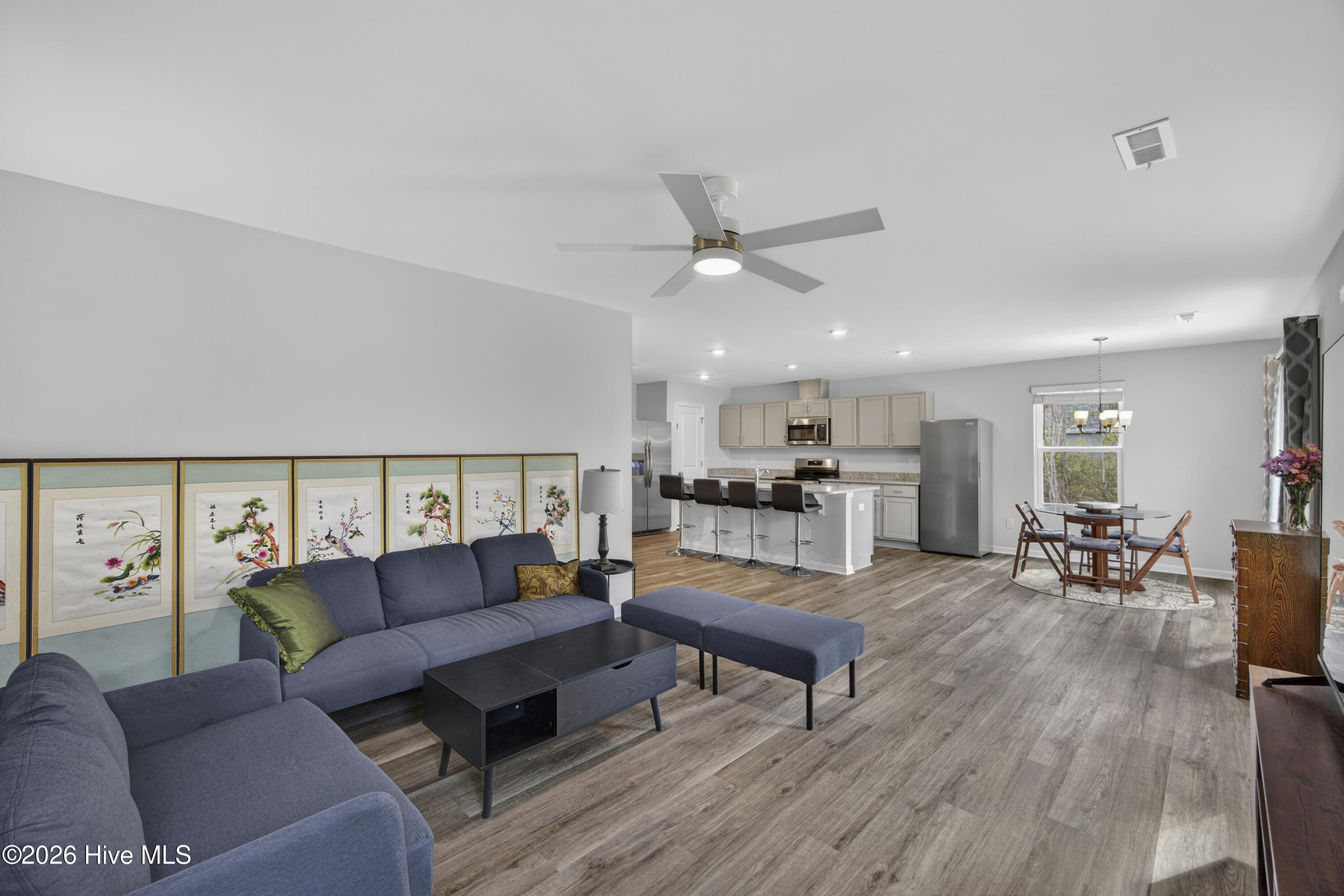 100560520 | Photo 18