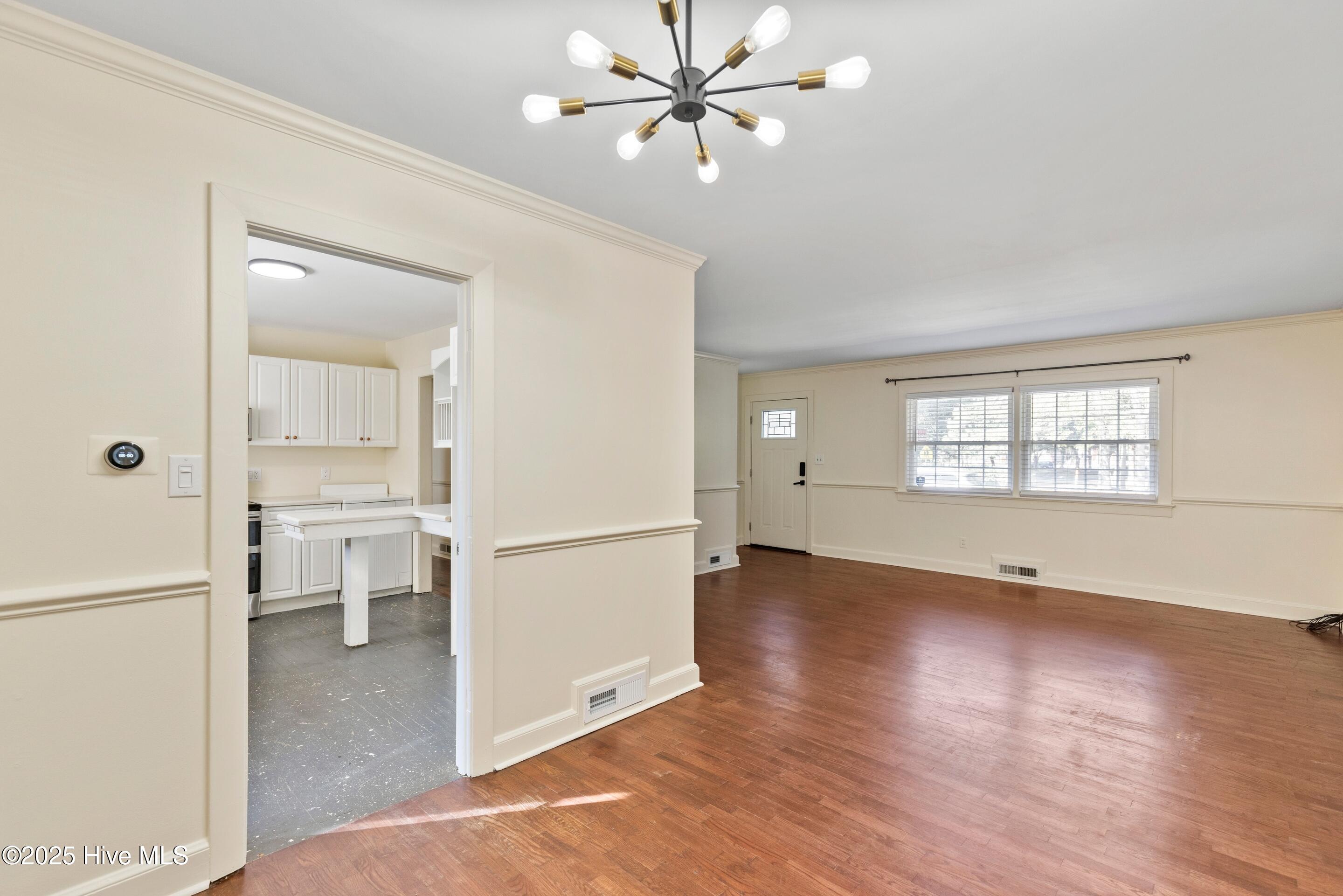 100544928 | Photo 11