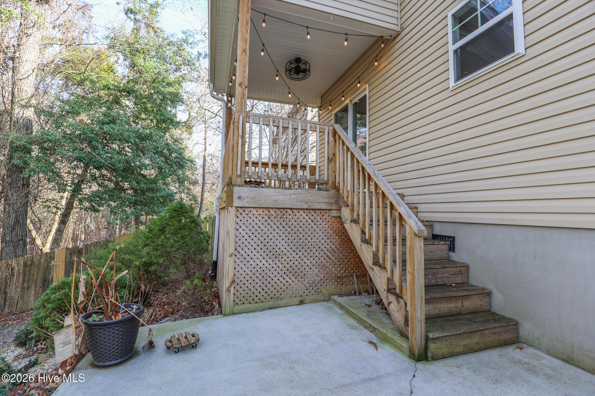 100559390 | Photo 60