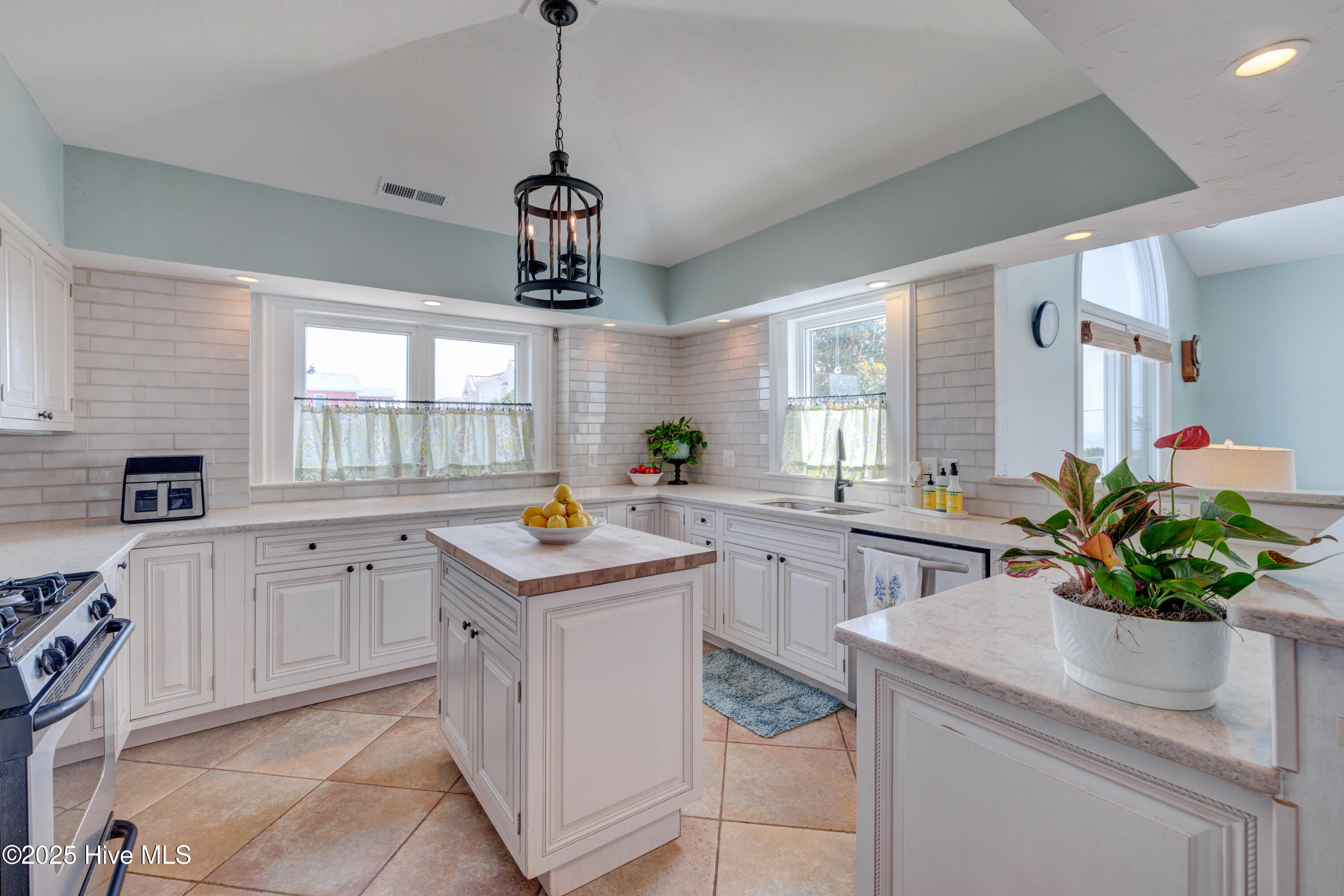 100515137 | Photo 10