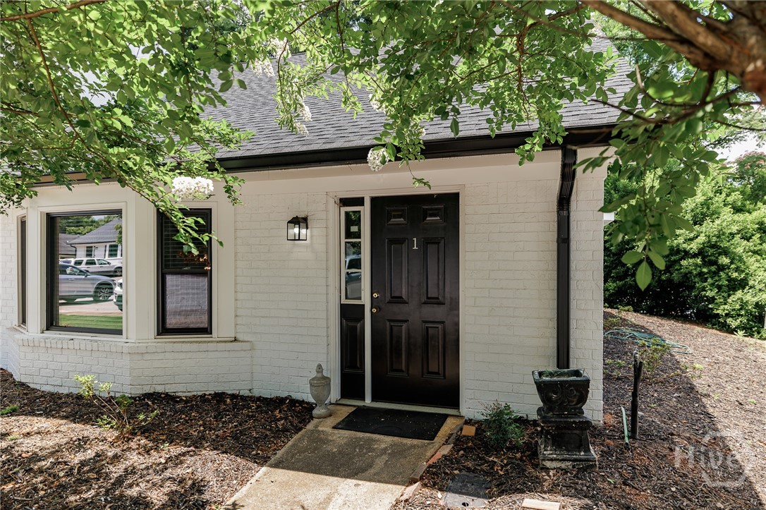 FEATURED LISTINGS