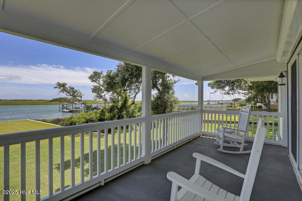 100556855 | Photo 24