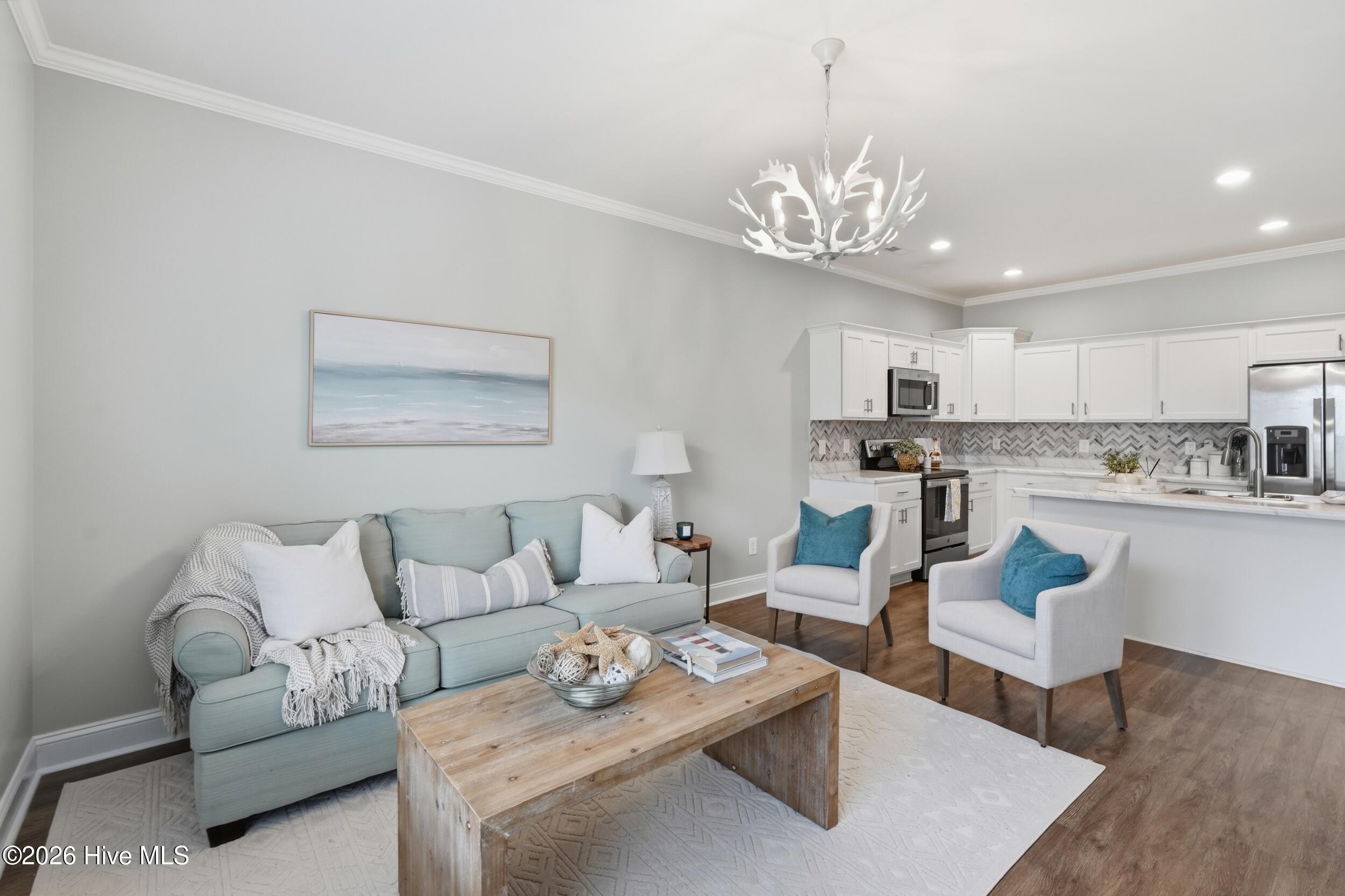 100566235 | Photo 15