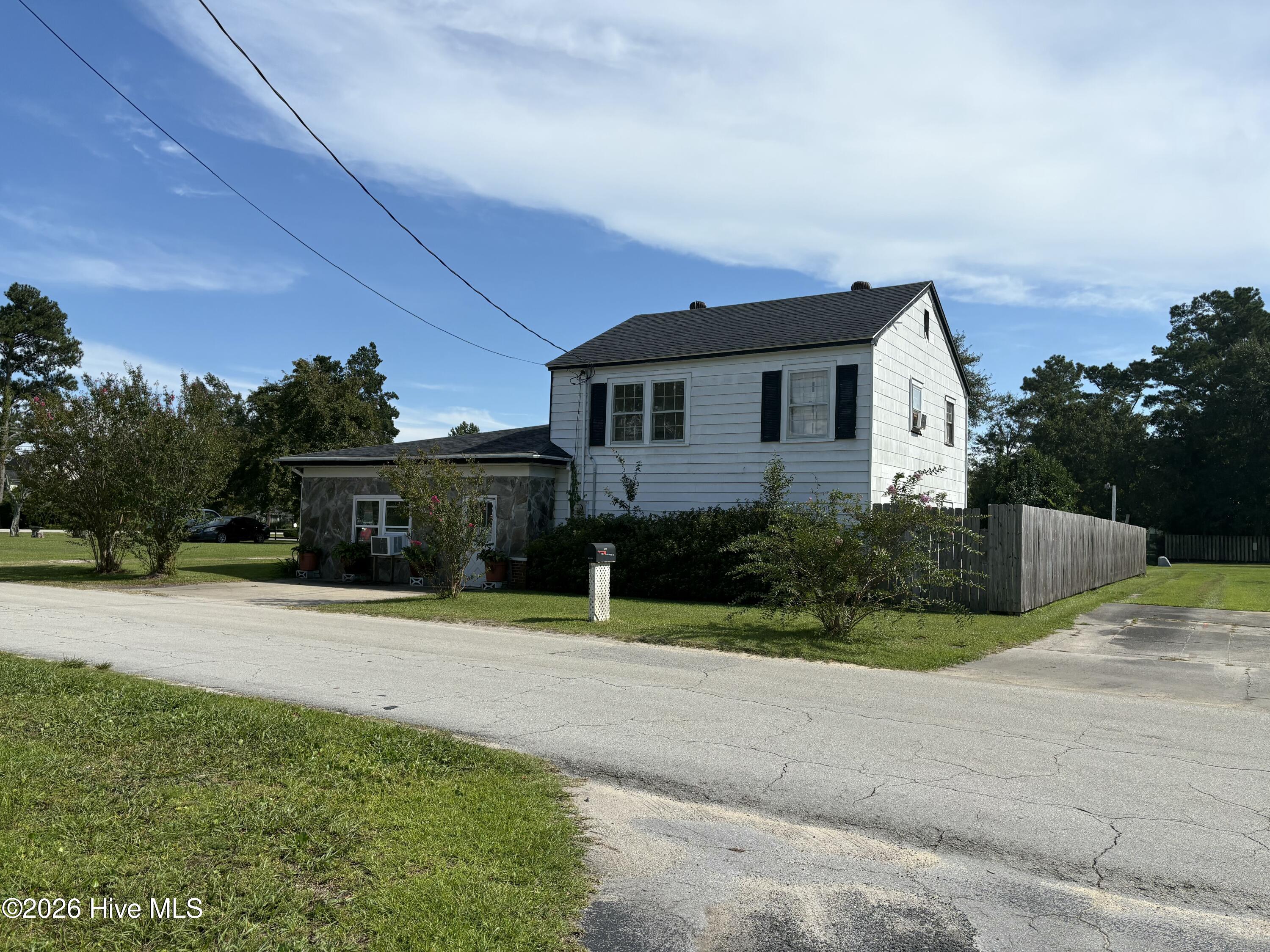 2100 S Lakeview Drive,Newport
