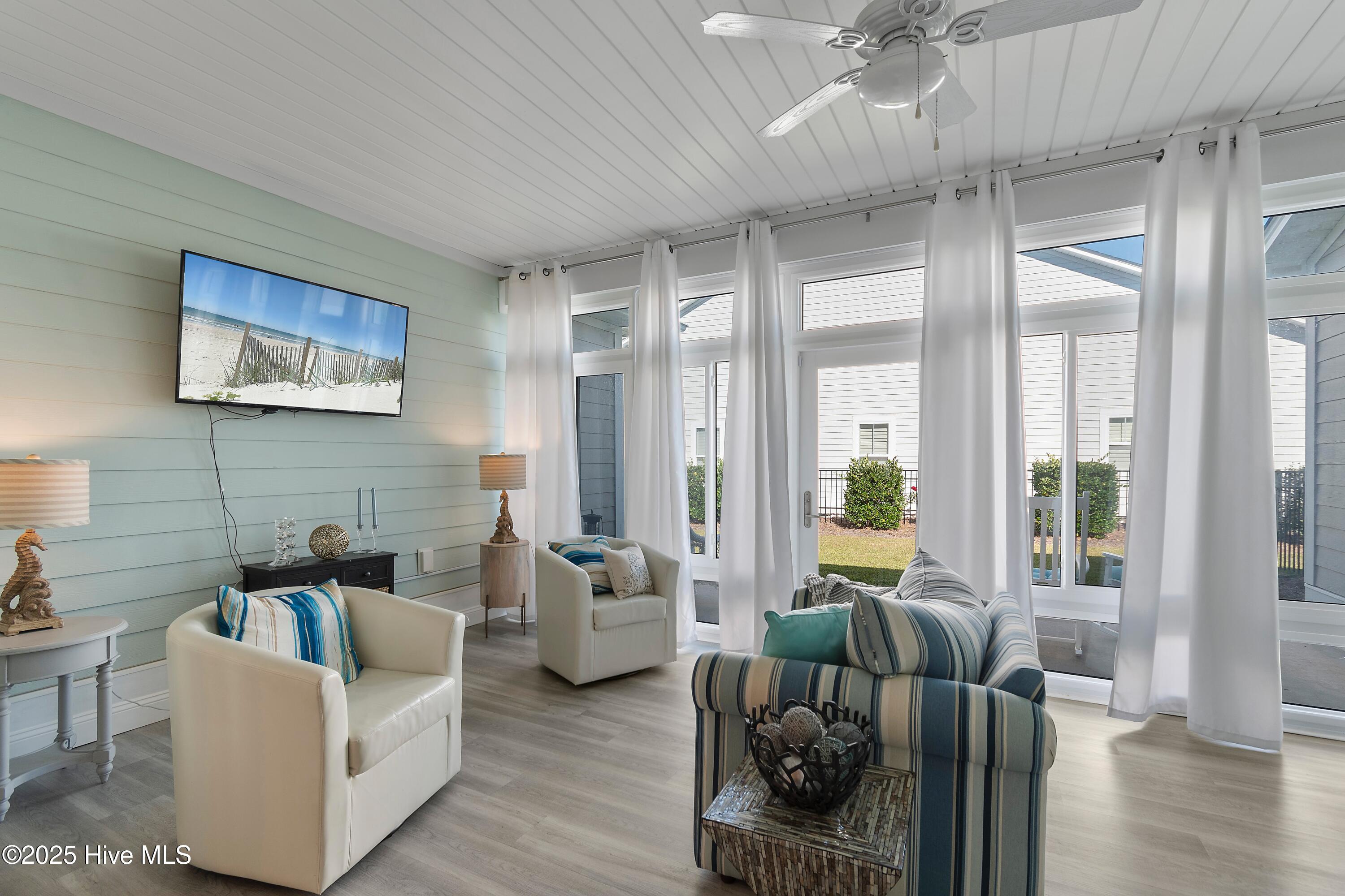 100537733 | Photo 34