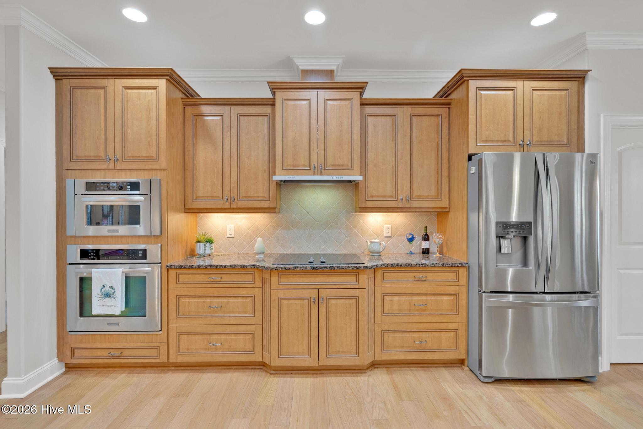 100559631 | Photo 16