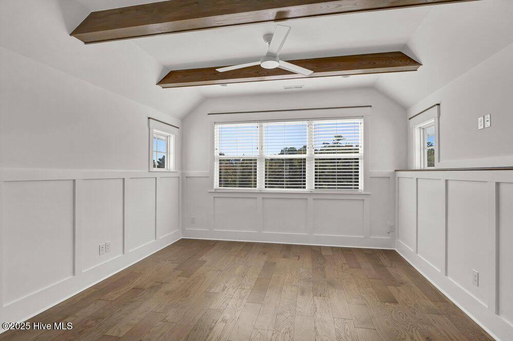 100518047 | Photo 39