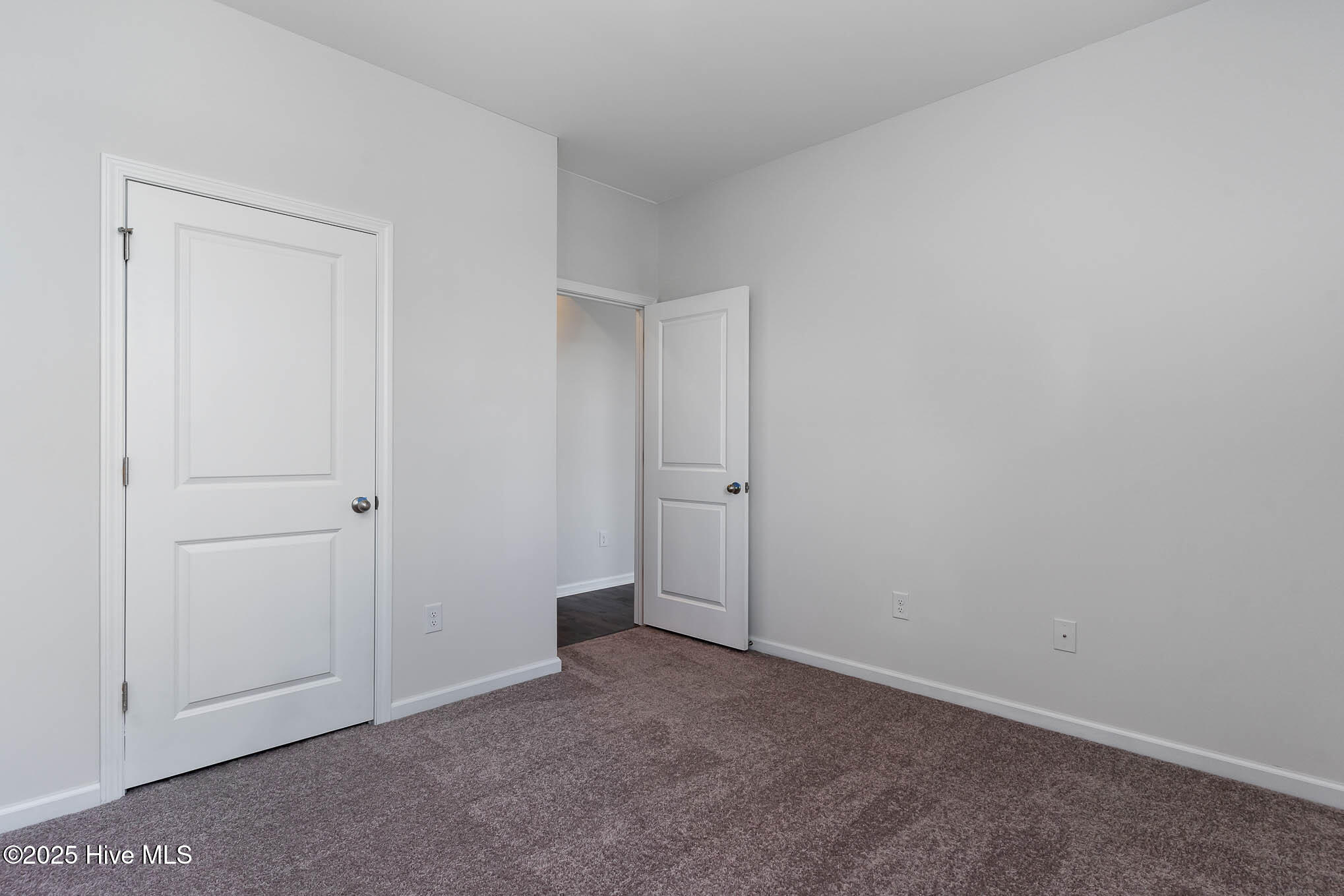 100550213 | Photo 17