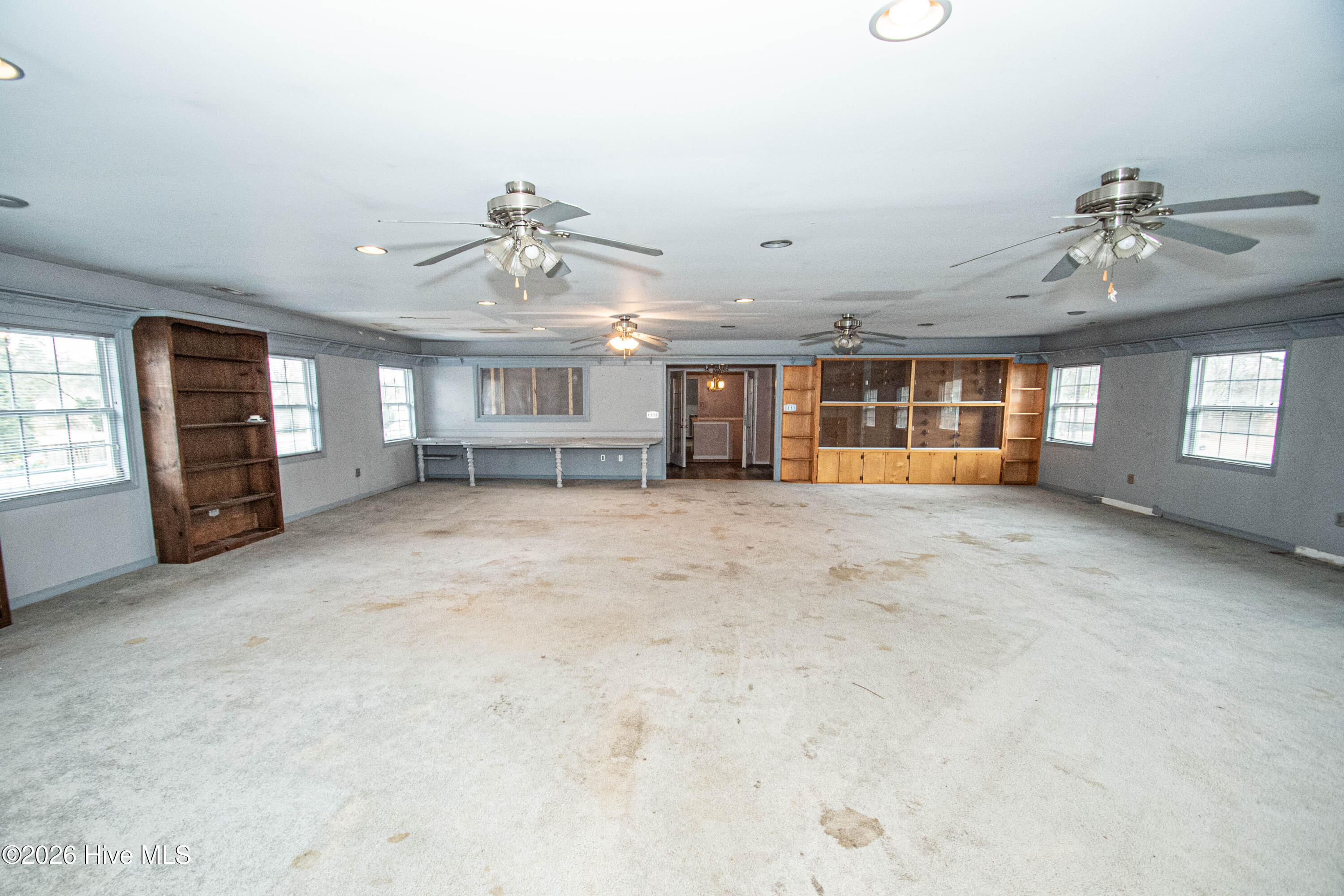 100554642 | Photo 86