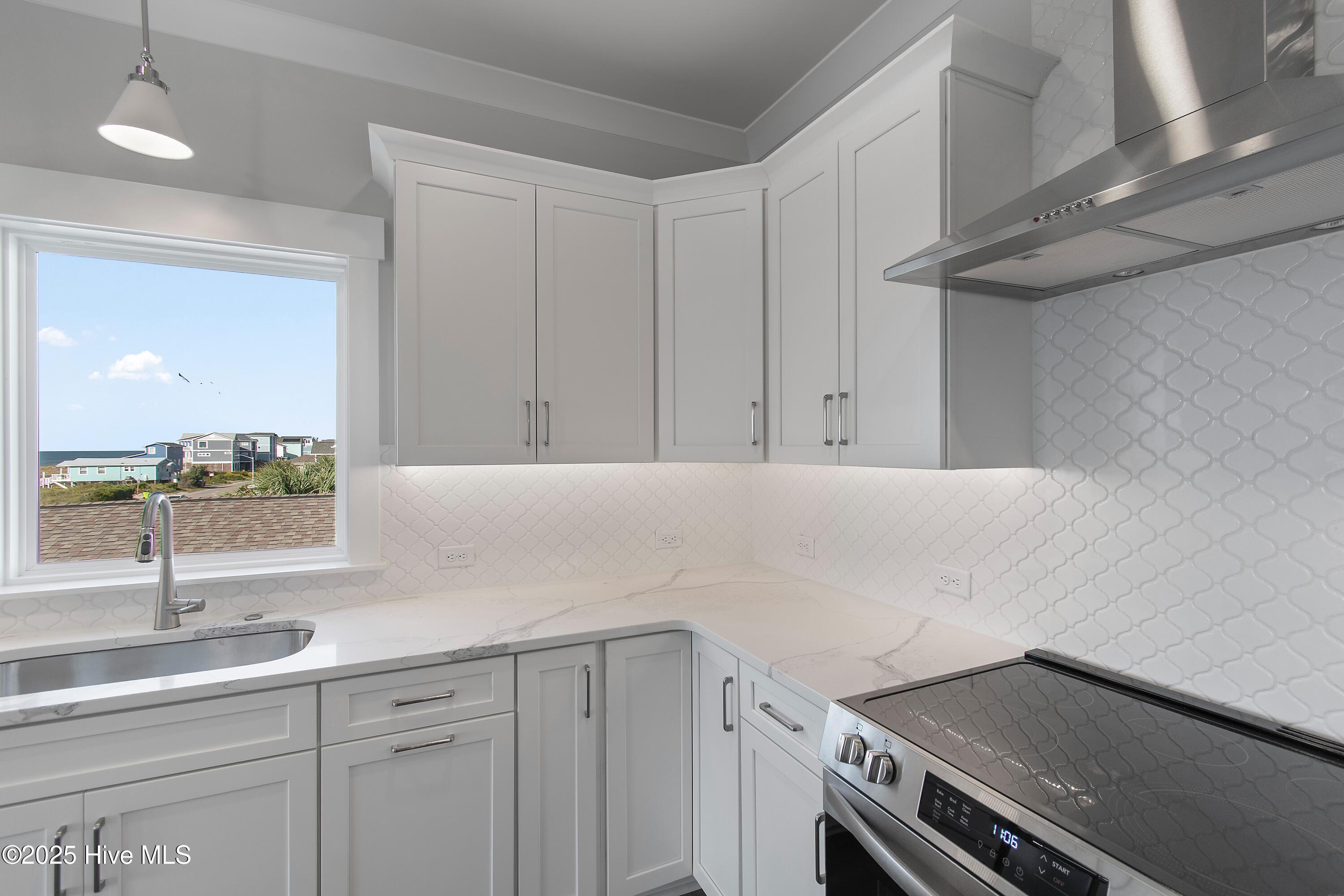 100511699 | Photo 18