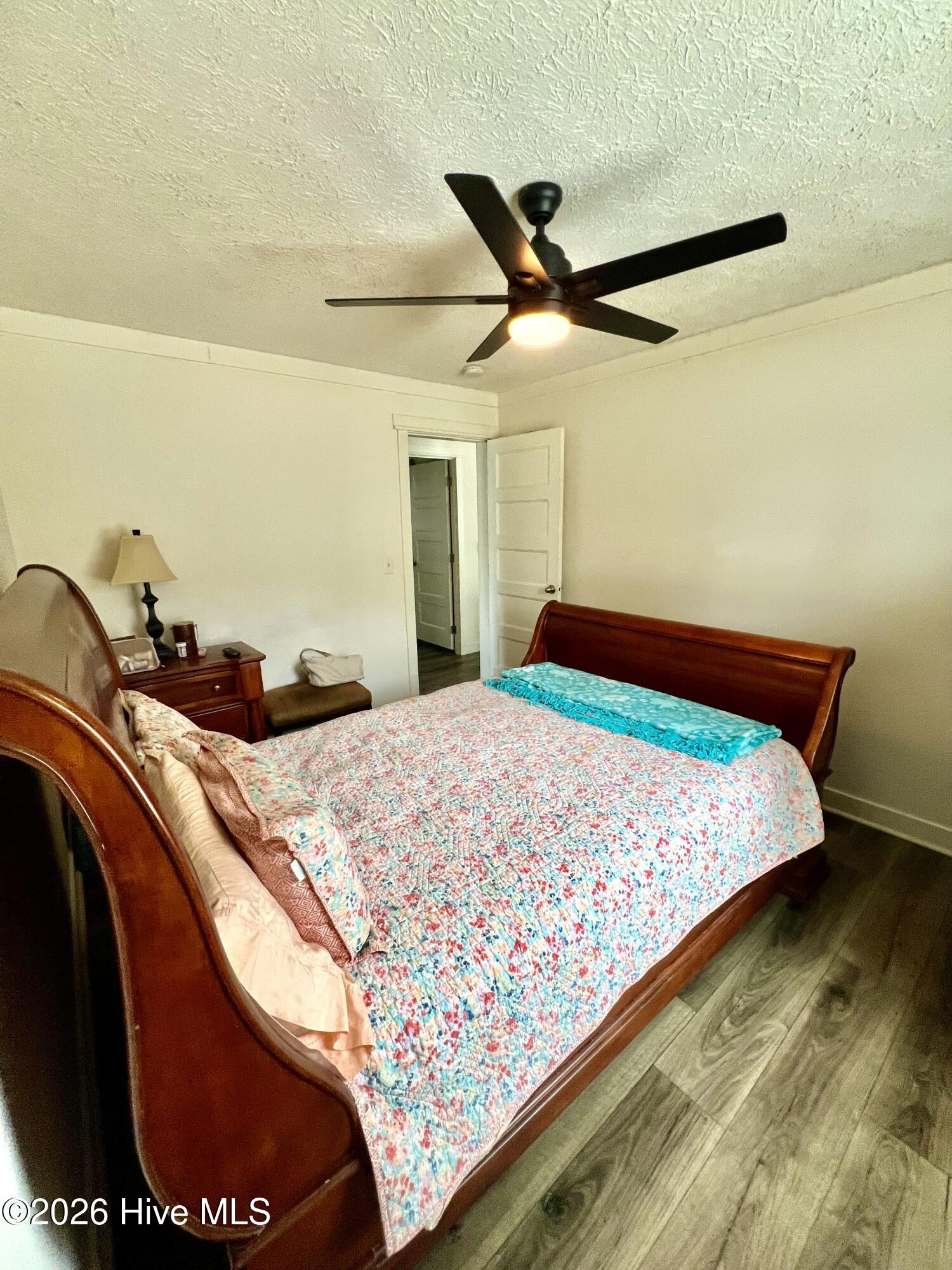 100558277 | Photo 23