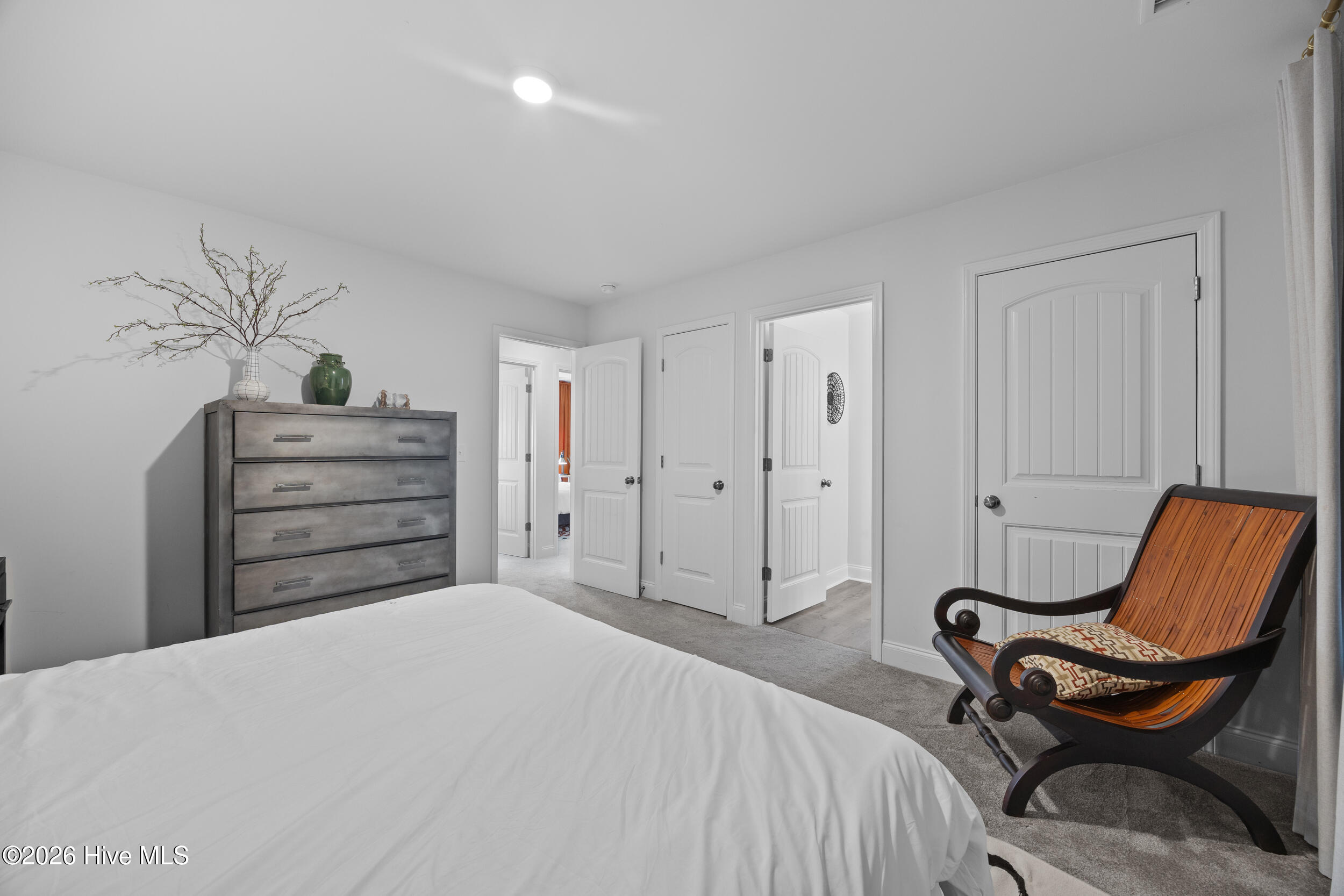 100563467 | Photo 22