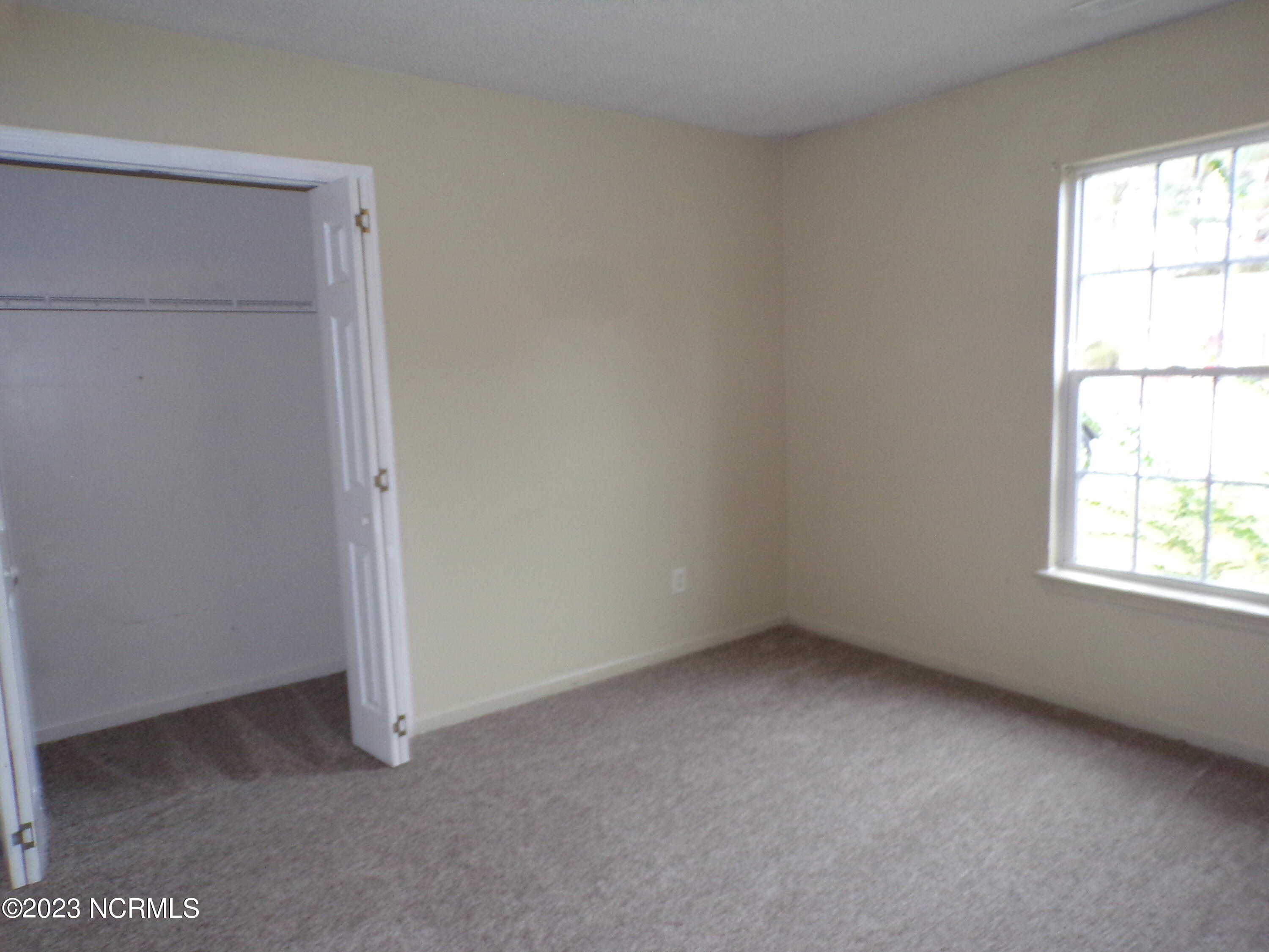 100547672 | Photo 15