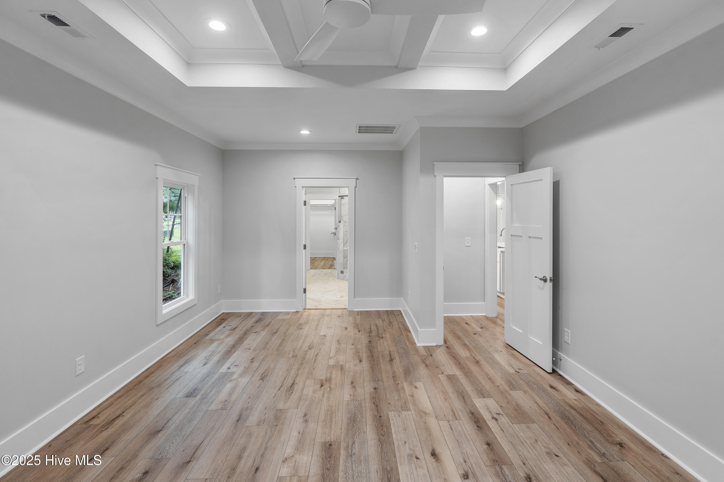 100515722 | Photo 26