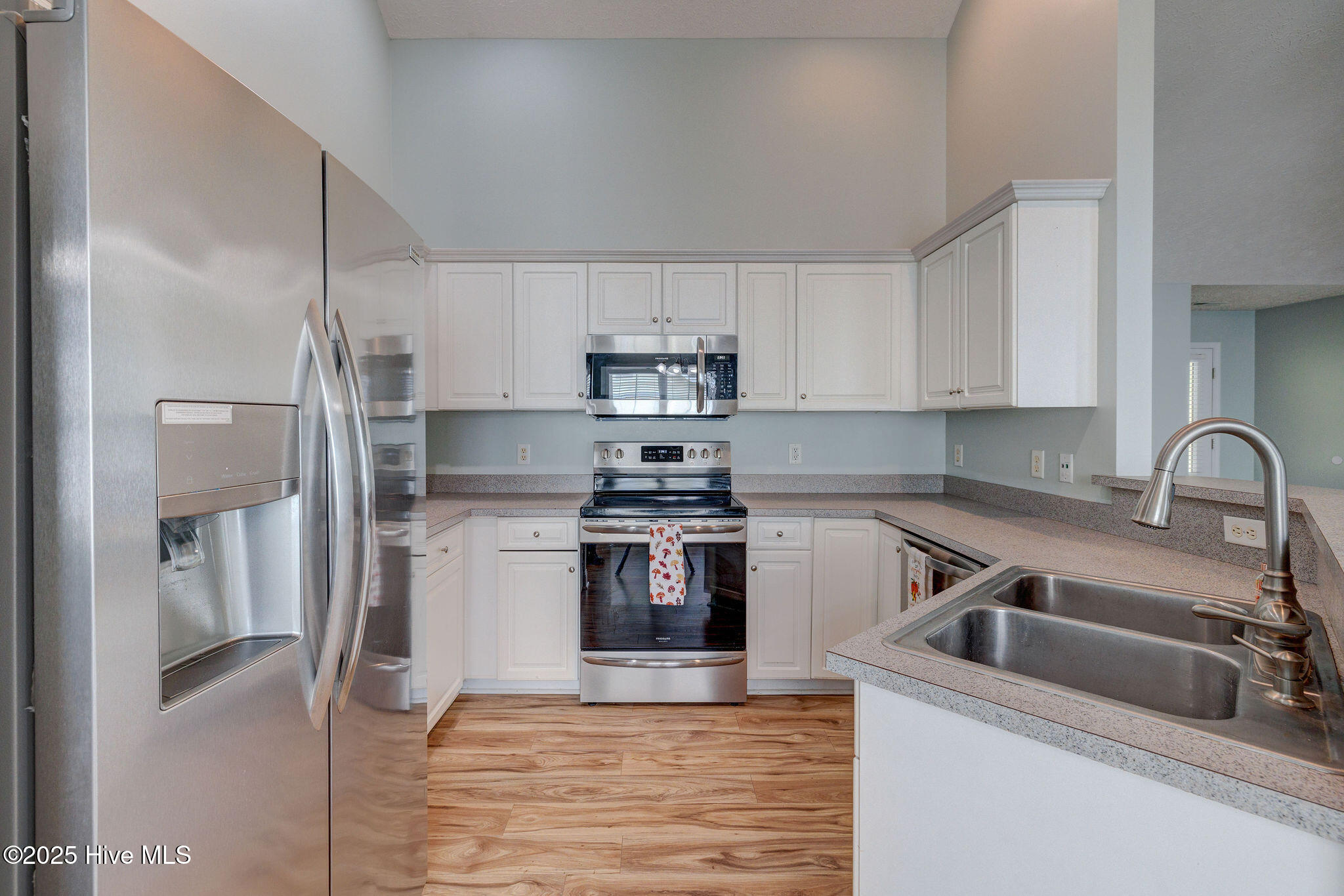 719StVincentDrive-24