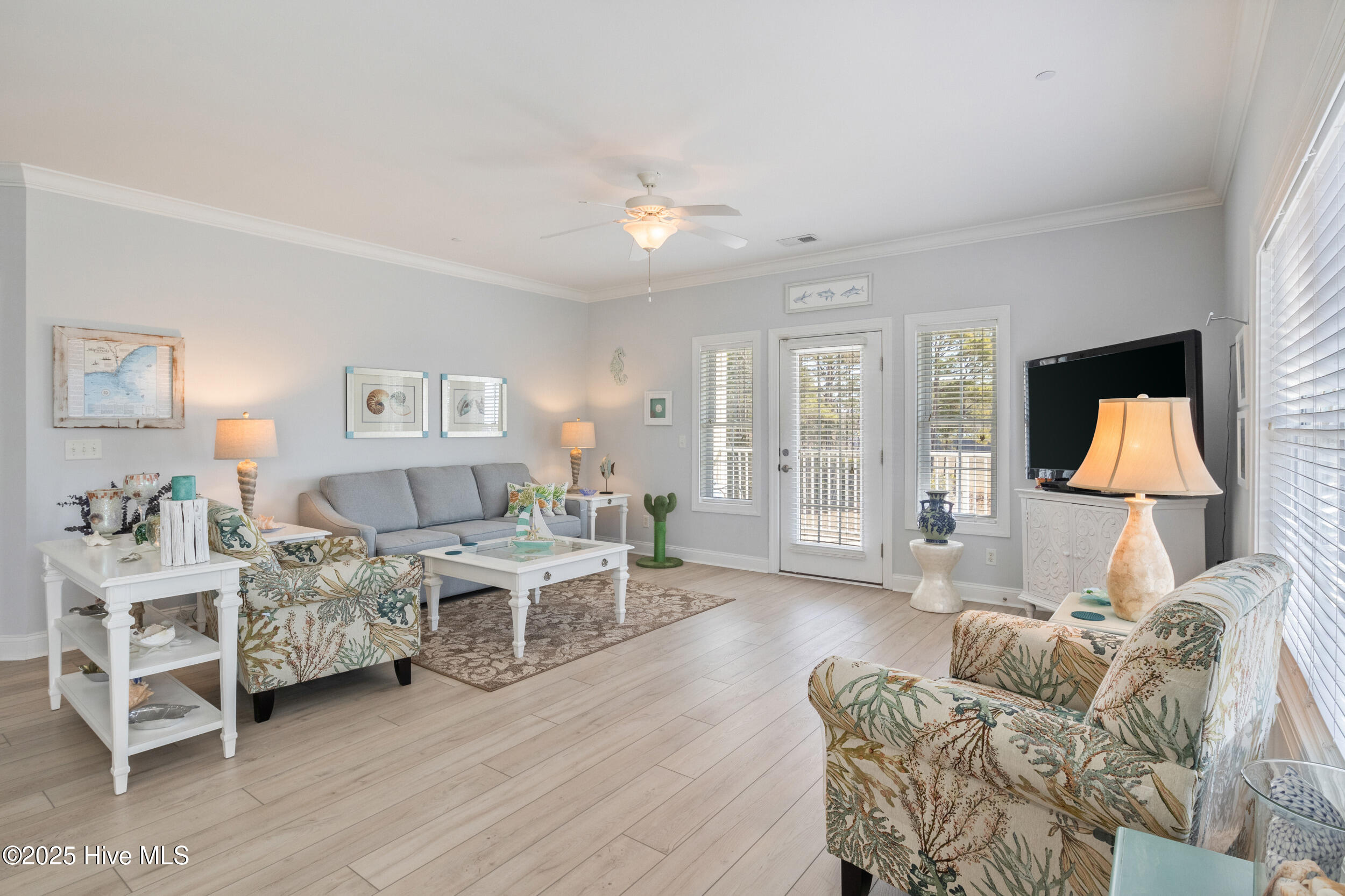 100488487 | Photo 15