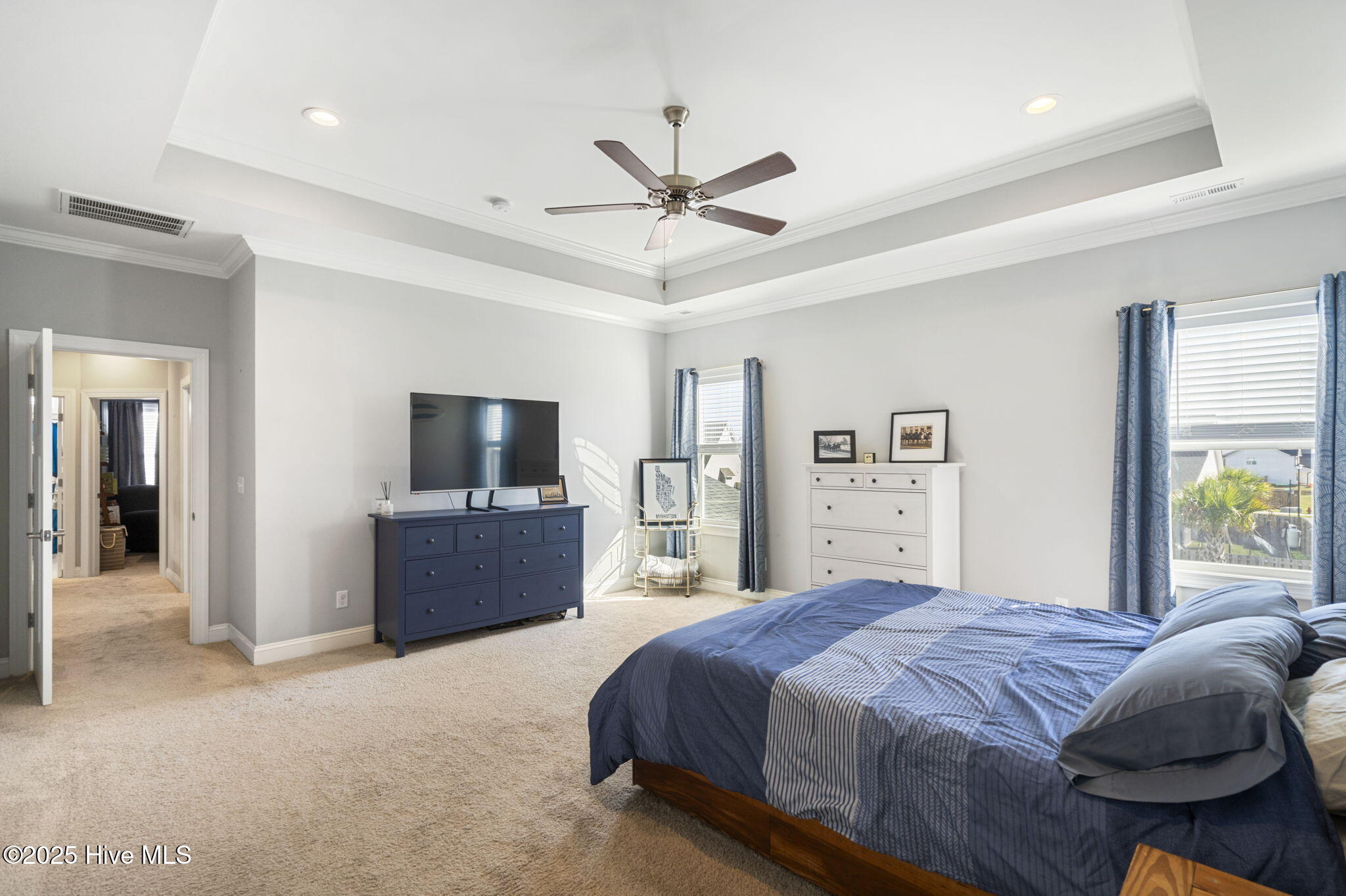 100538351 | Photo 35