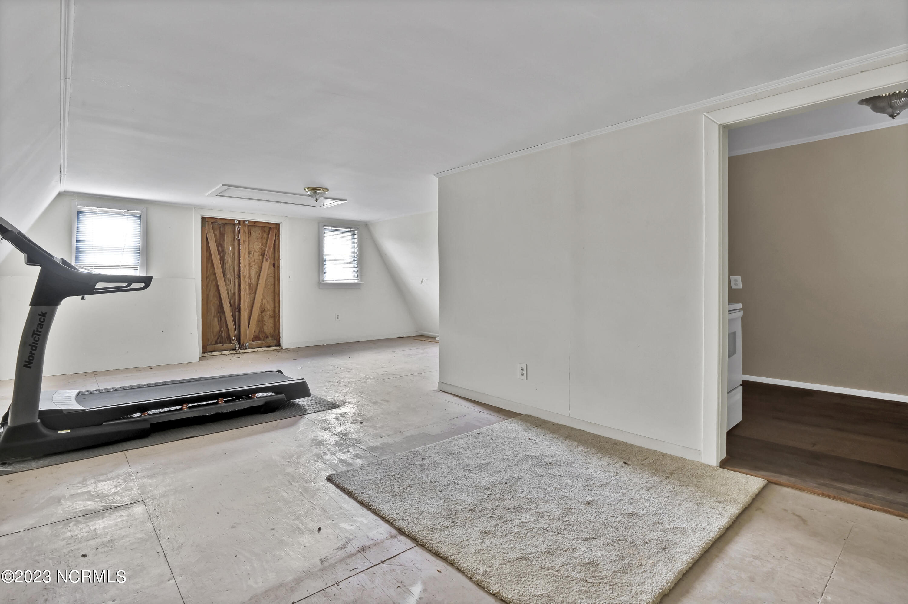 100385972 | Photo 22