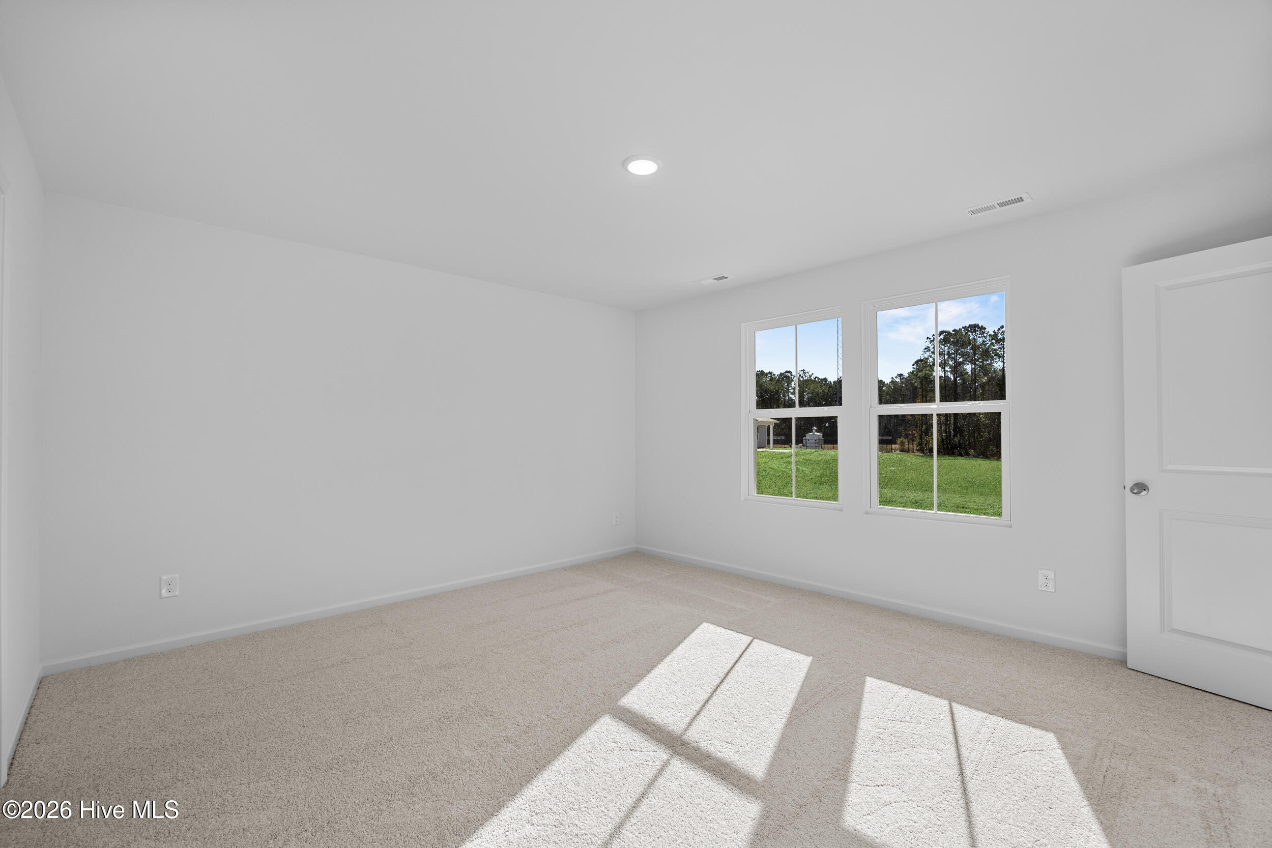 100551100 | Photo 19