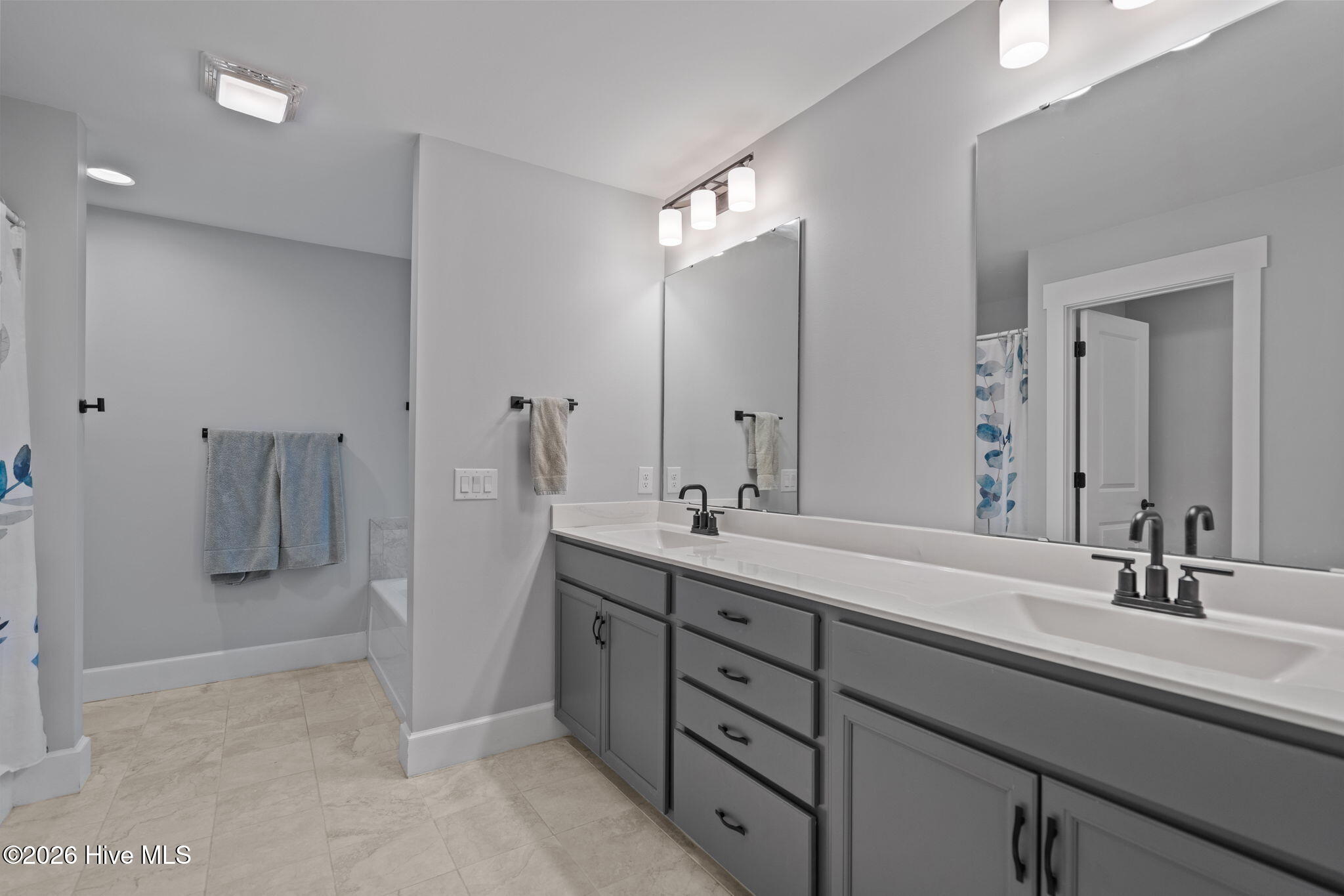 100549684 | Photo 31