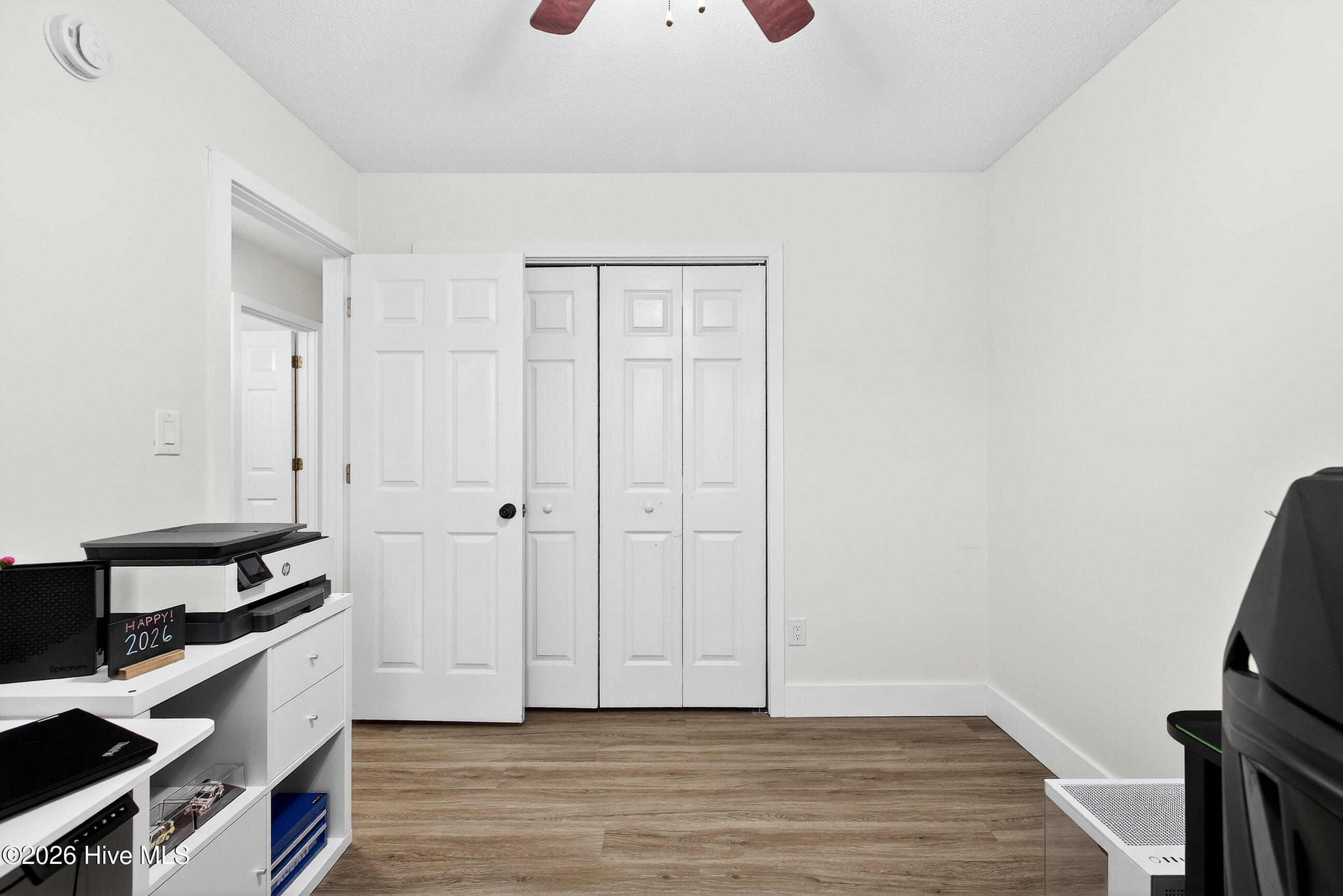 100548715 | Photo 21