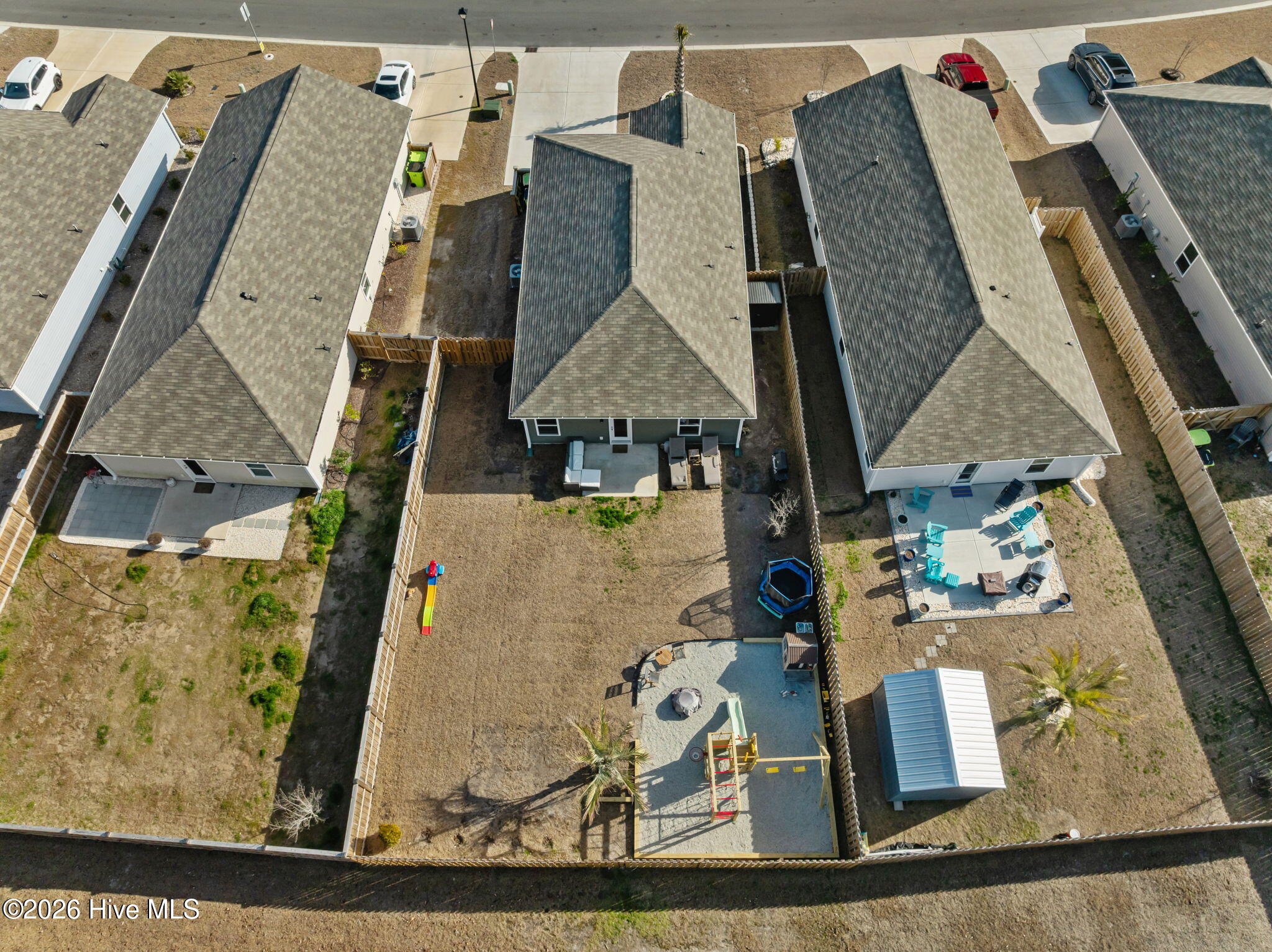 100557335 | Photo 43