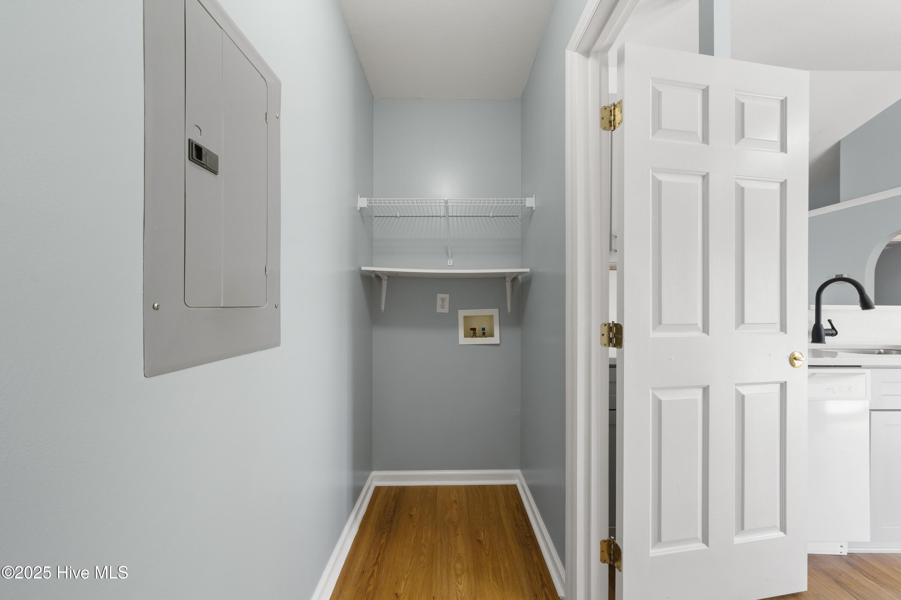 100531381 | Photo 12