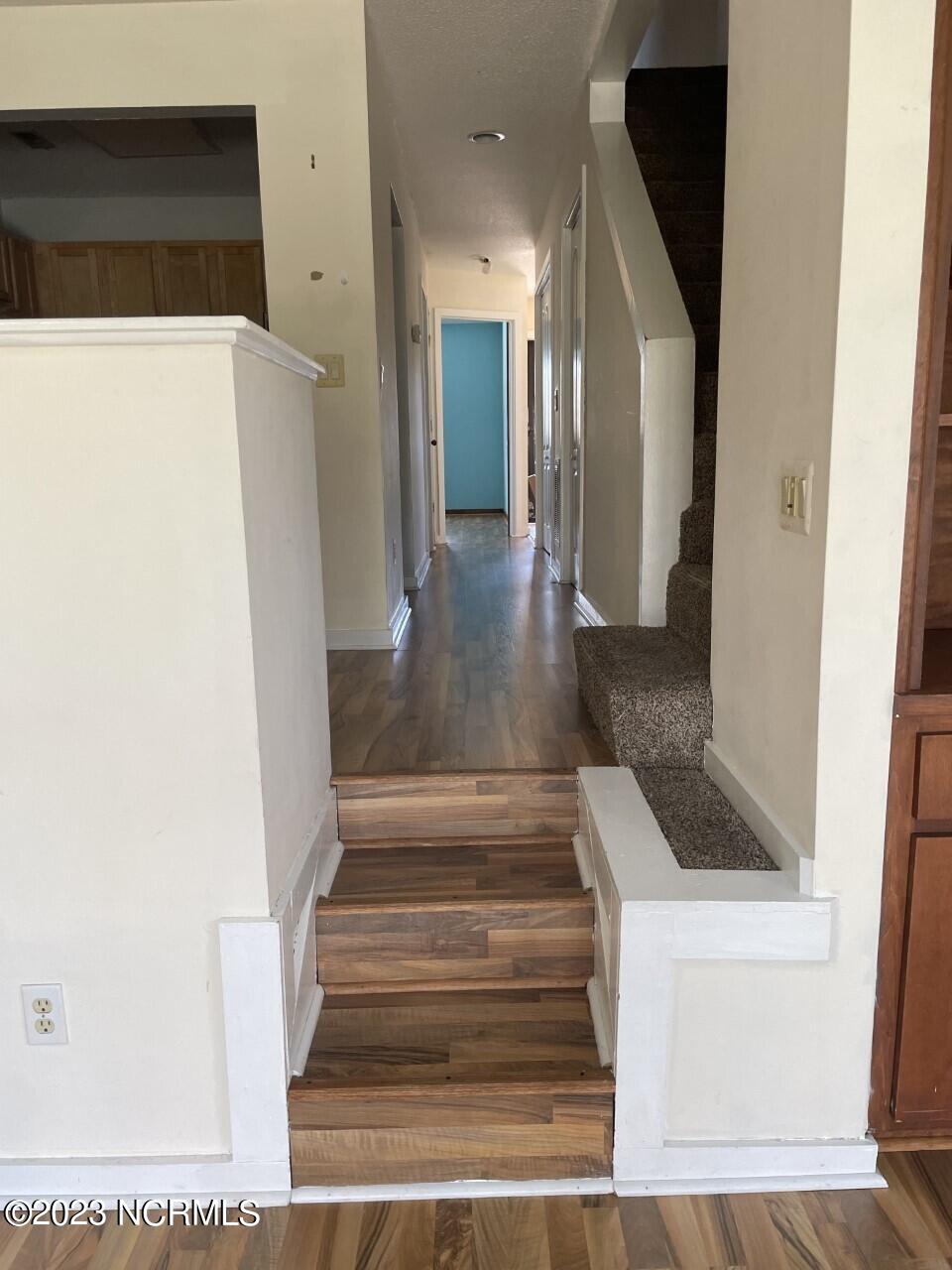 100563769 | Photo 13