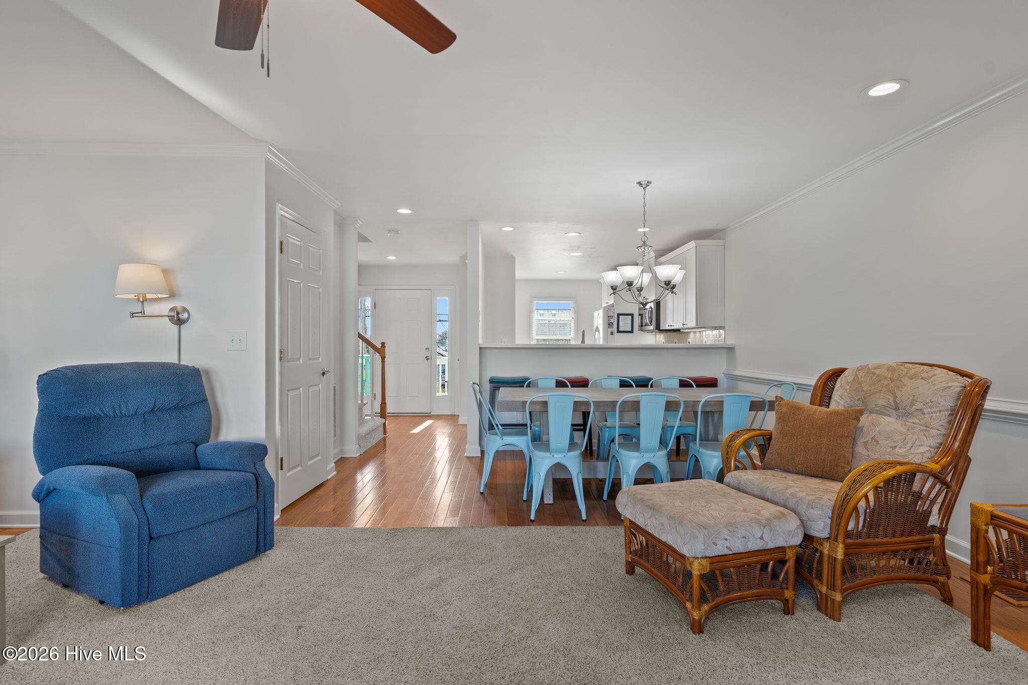 100563044 | Photo 15