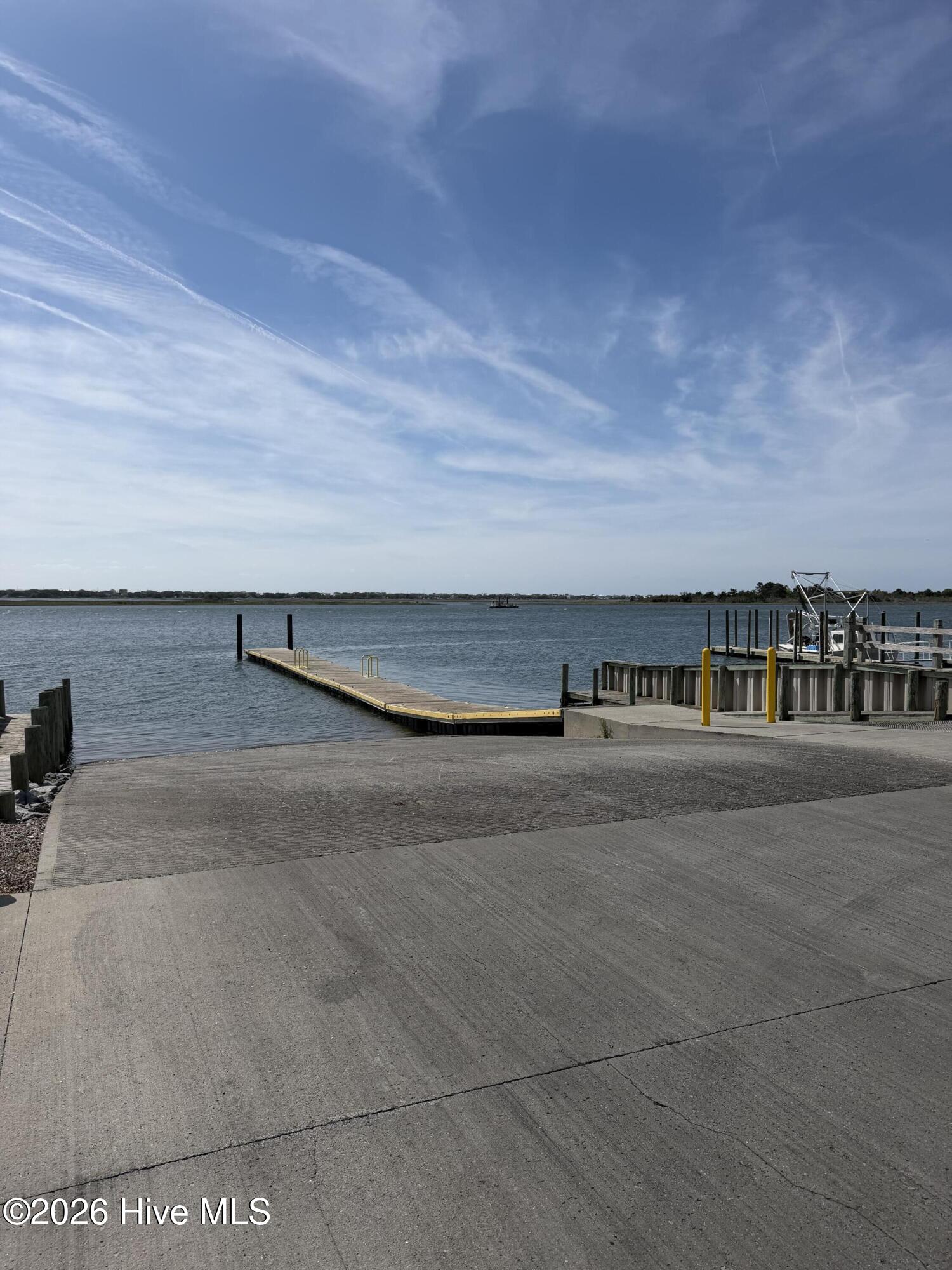 100566043 | Photo 23