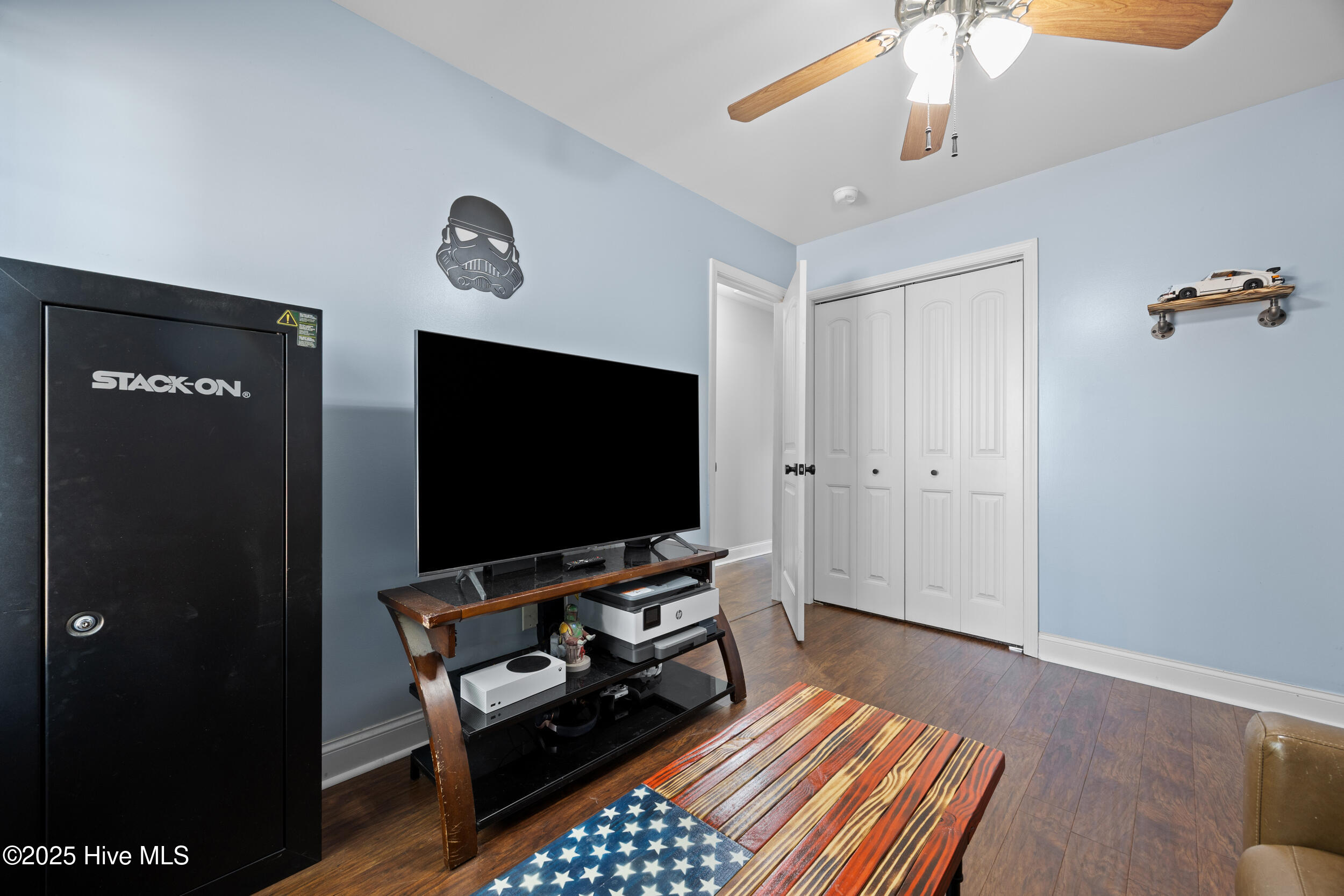 100545766 | Photo 23