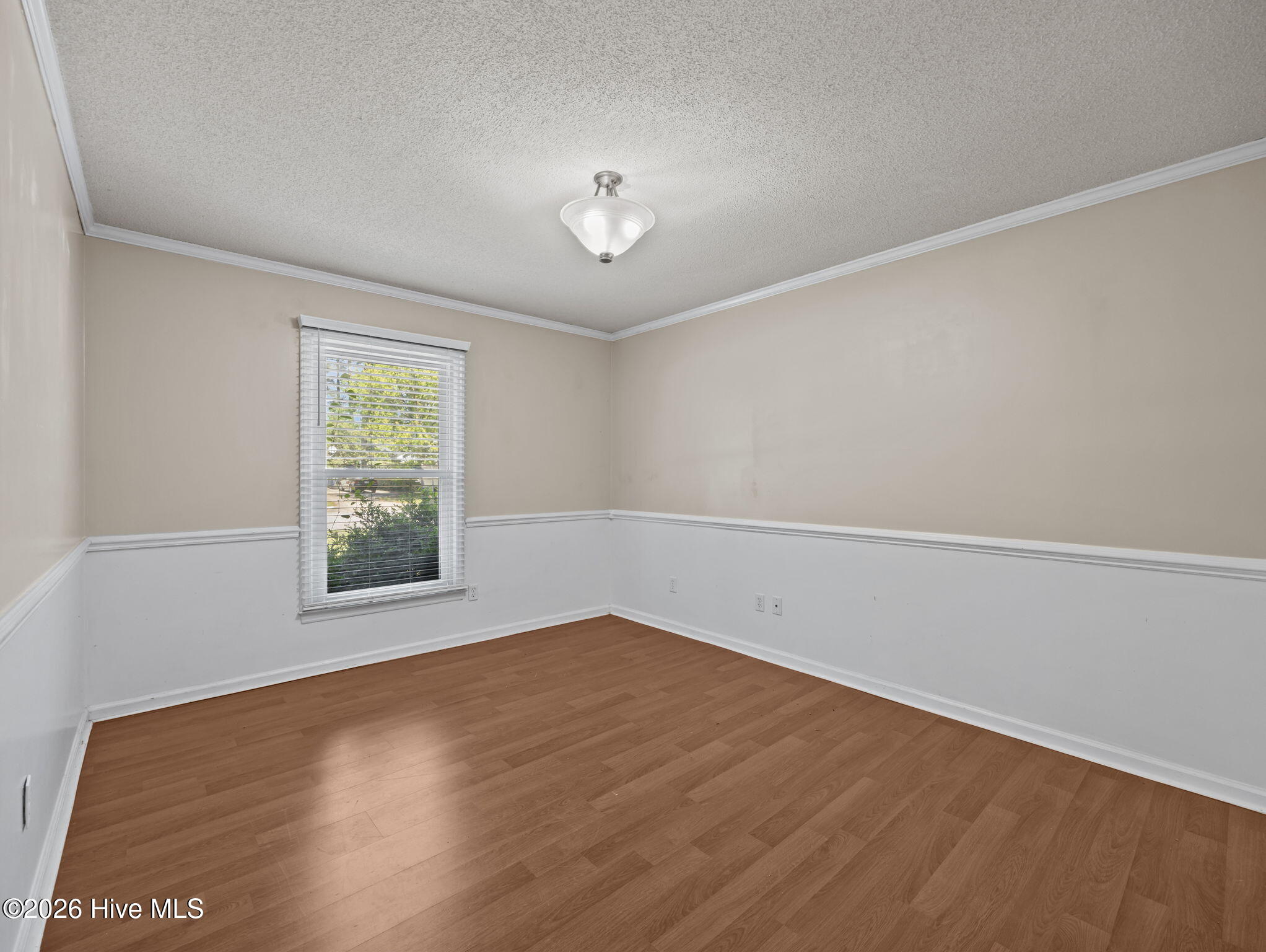 100567590 | Photo 16