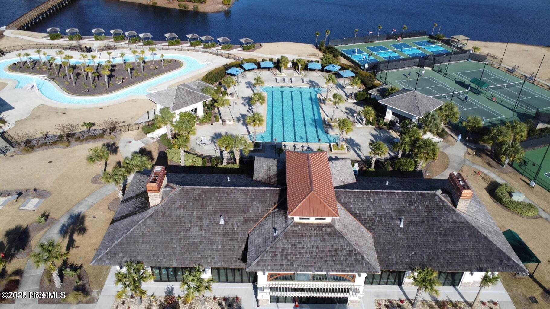 100570040 | Photo 23