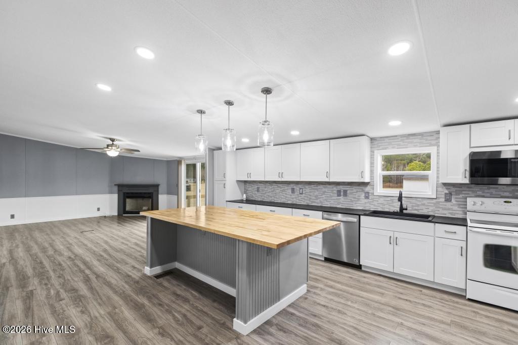 100555089 | Photo 16