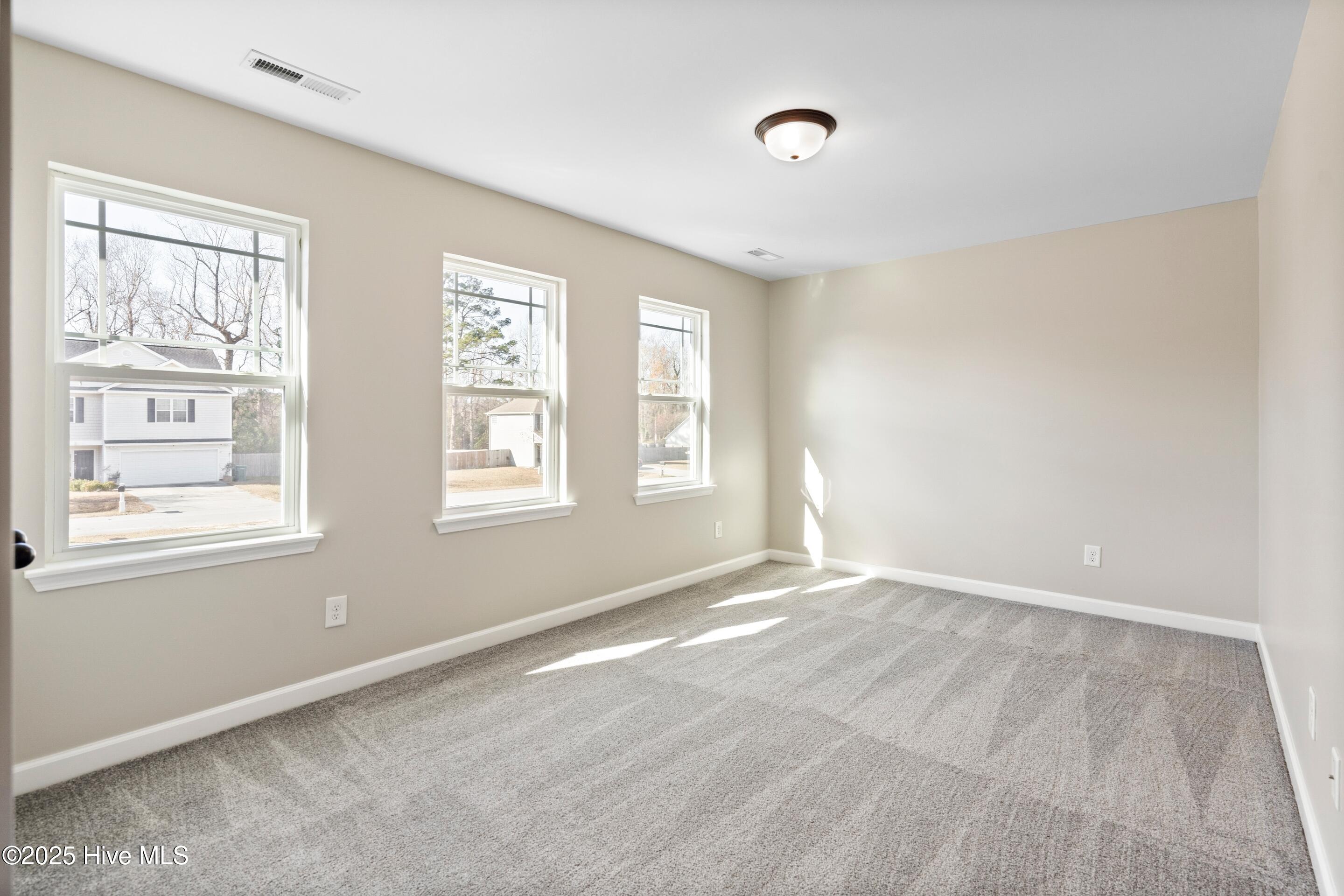 100545716 | Photo 35