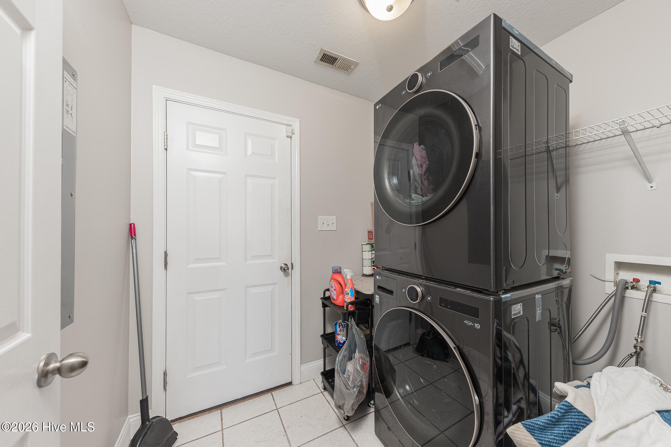 100550333 | Photo 42